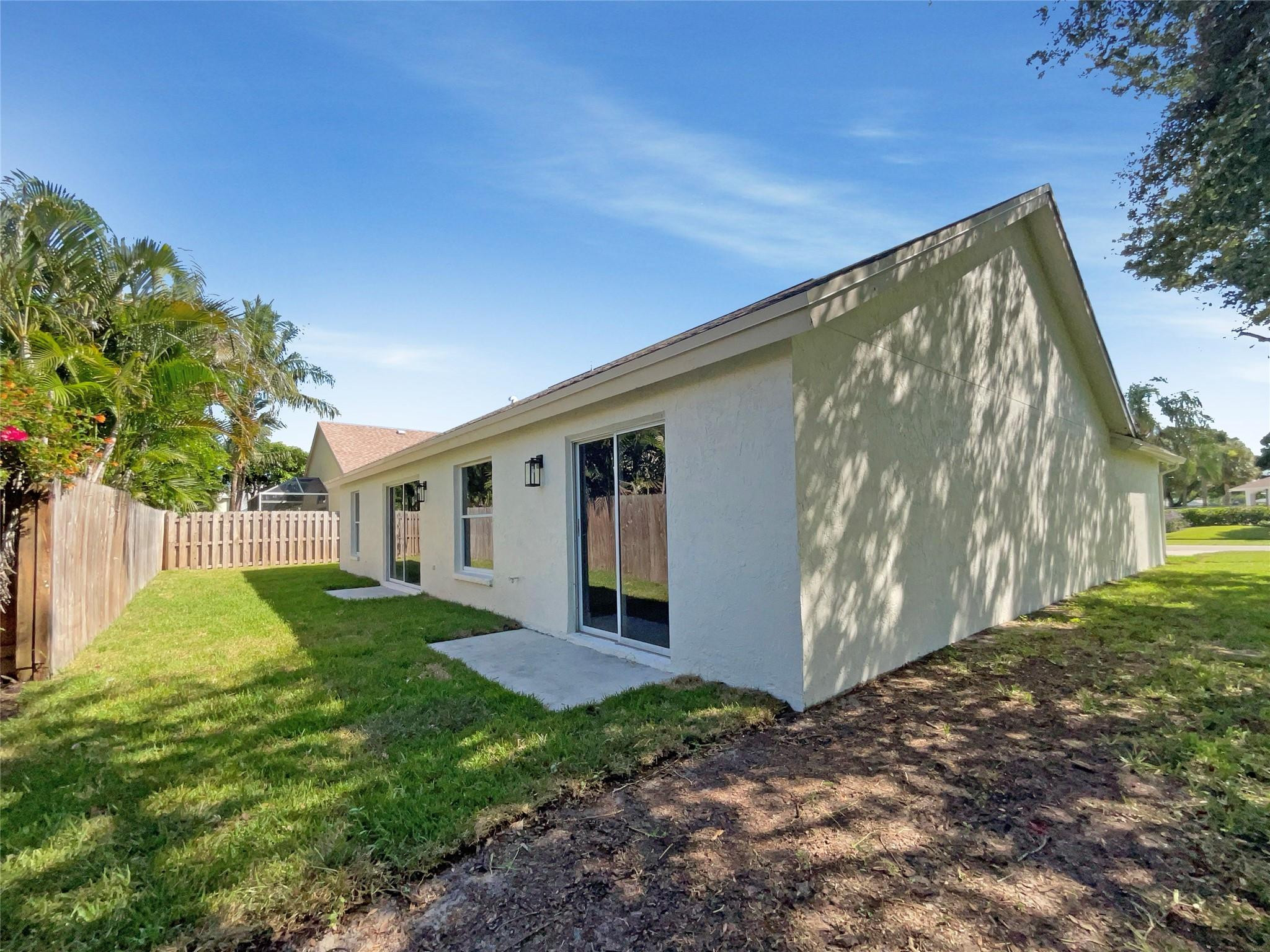 12785 Meadowbreeze Dr