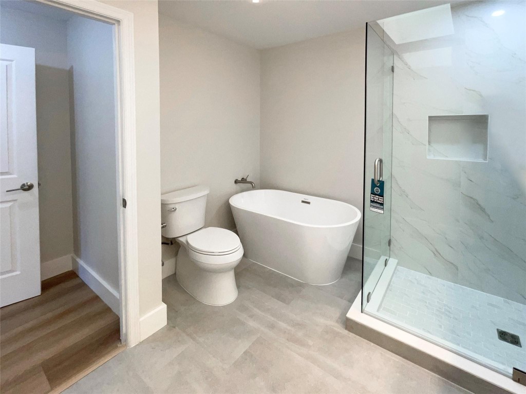 12785 Meadowbreeze Dr