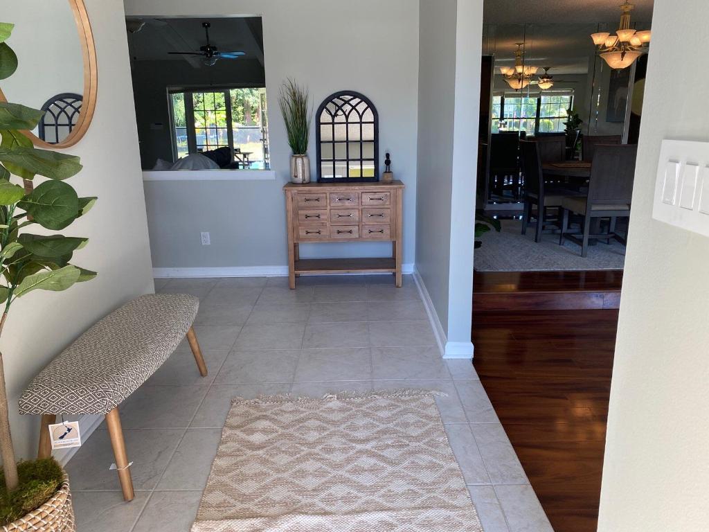 12073 Old Country Road N