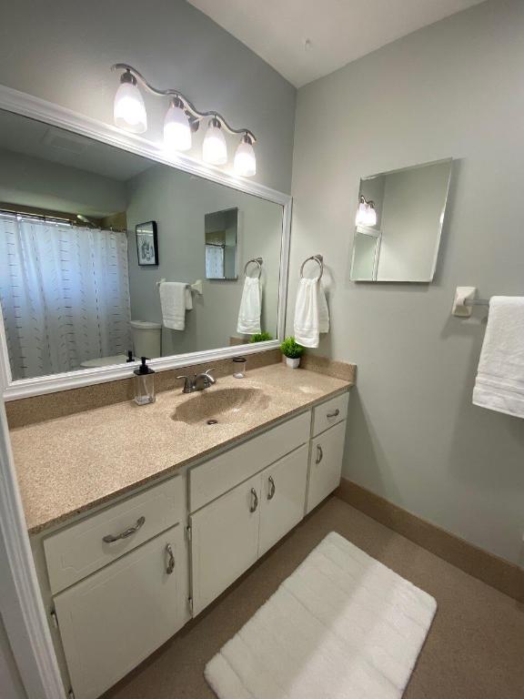 12073 Old Country Road N