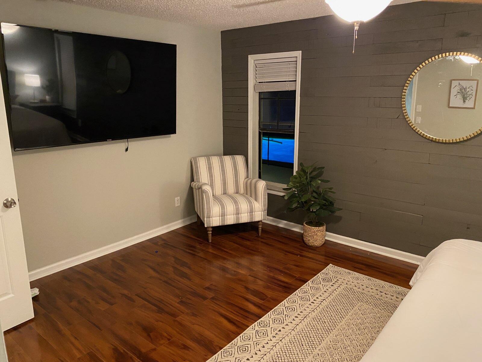 12073 Old Country Road N