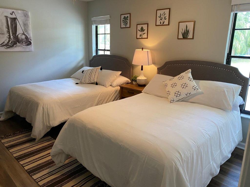 12073 Old Country Road N