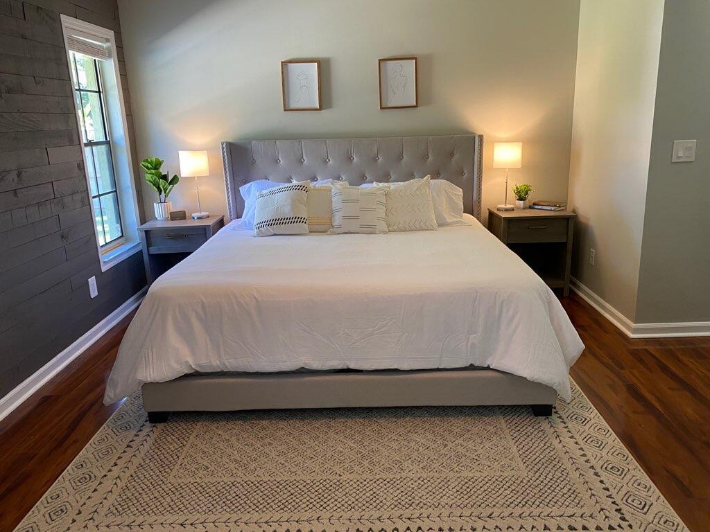 12073 Old Country Road N