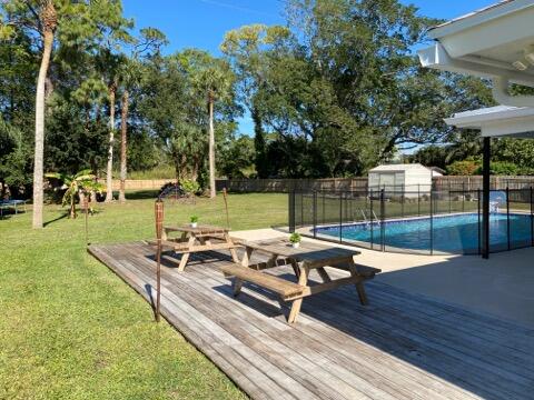 12073 Old Country Road N