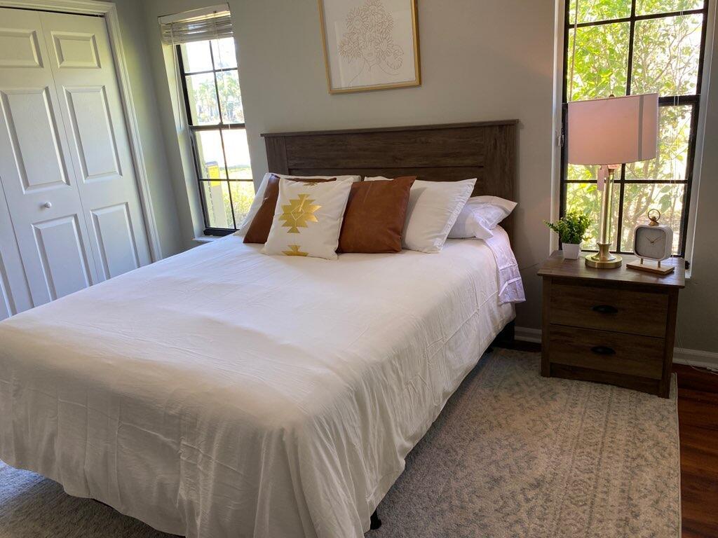 12073 Old Country Road N