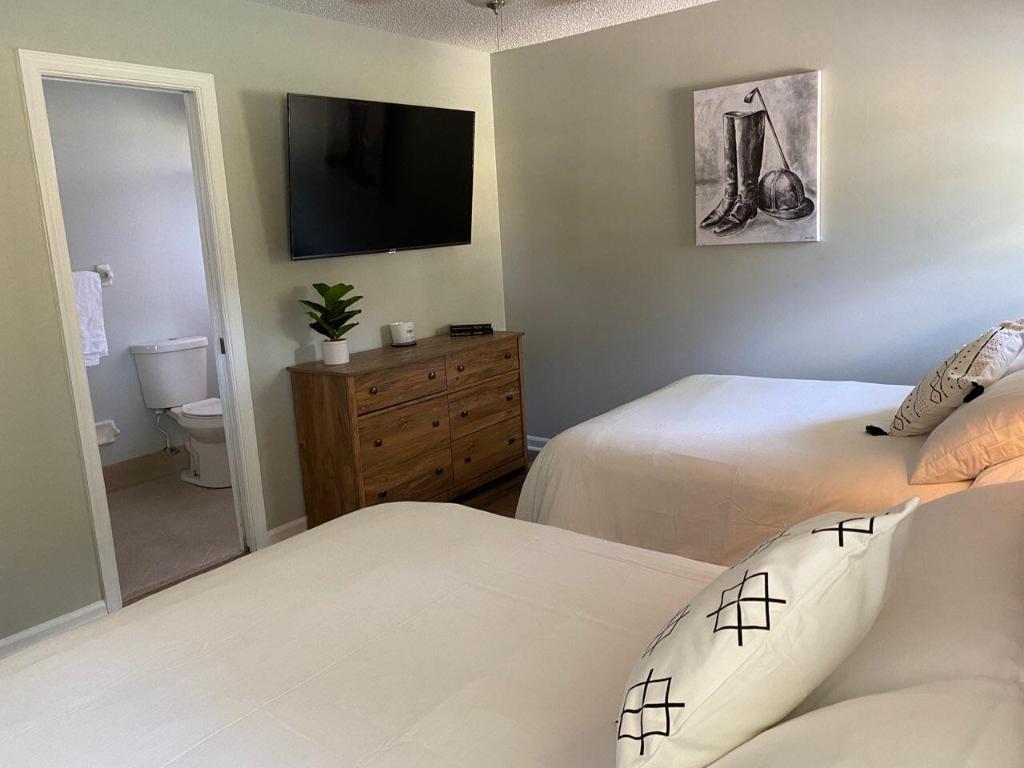 12073 Old Country Road N