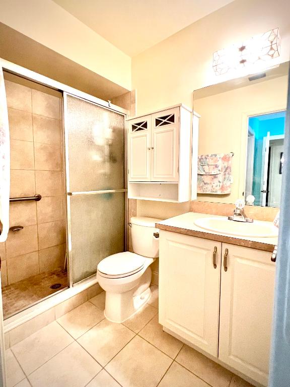 12813 Spinnaker Lane