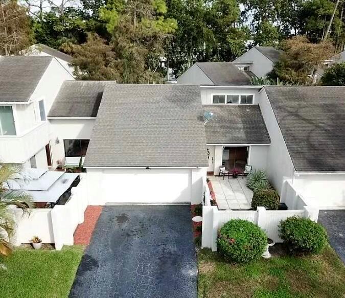 12813 Spinnaker Lane