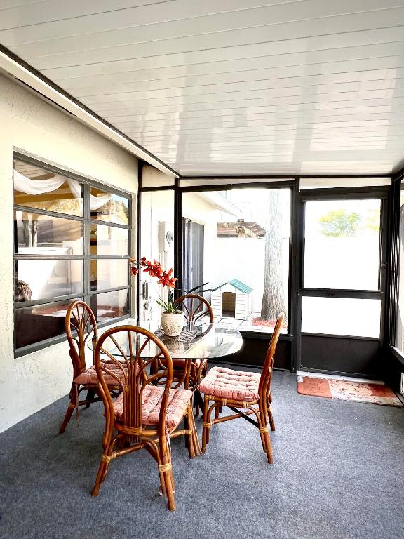 12813 Spinnaker Lane