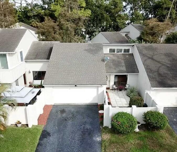 12813 Spinnaker Lane