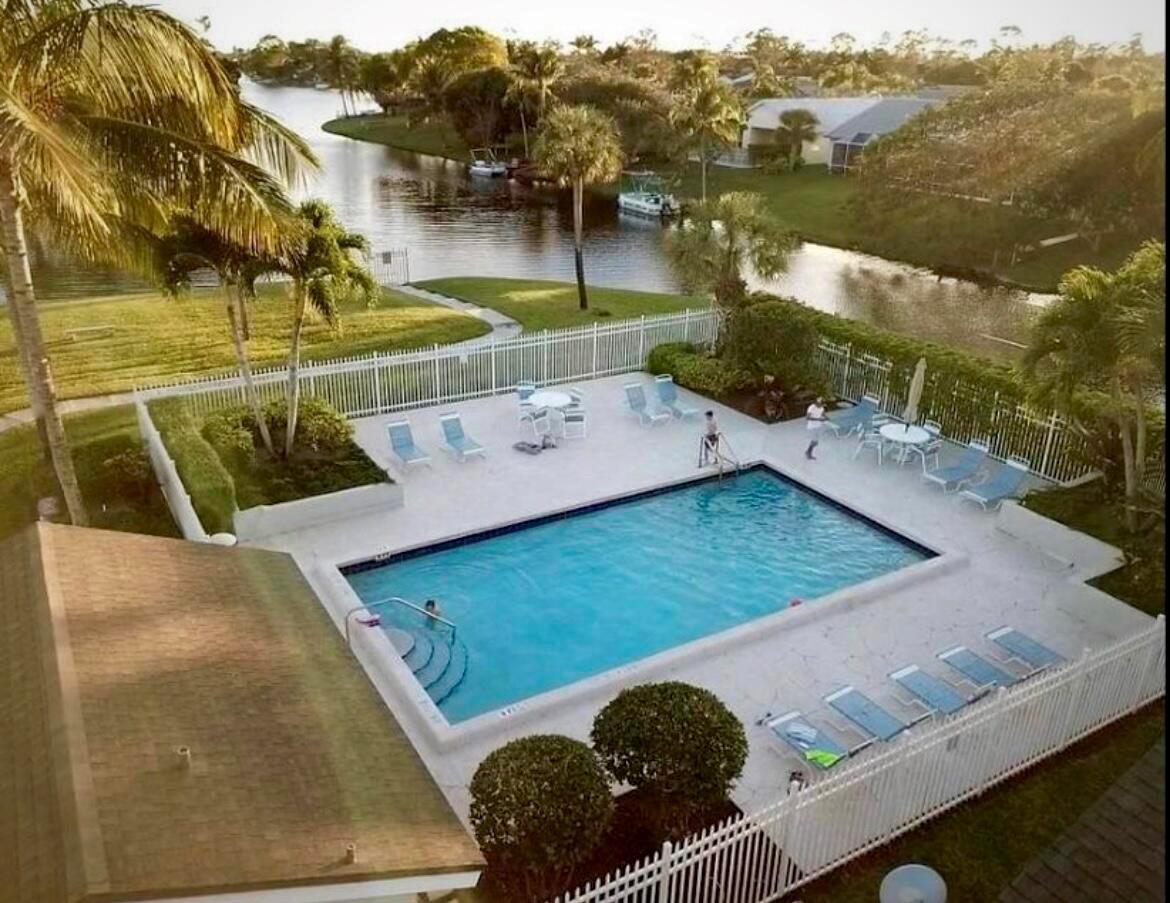 12813 Spinnaker Lane