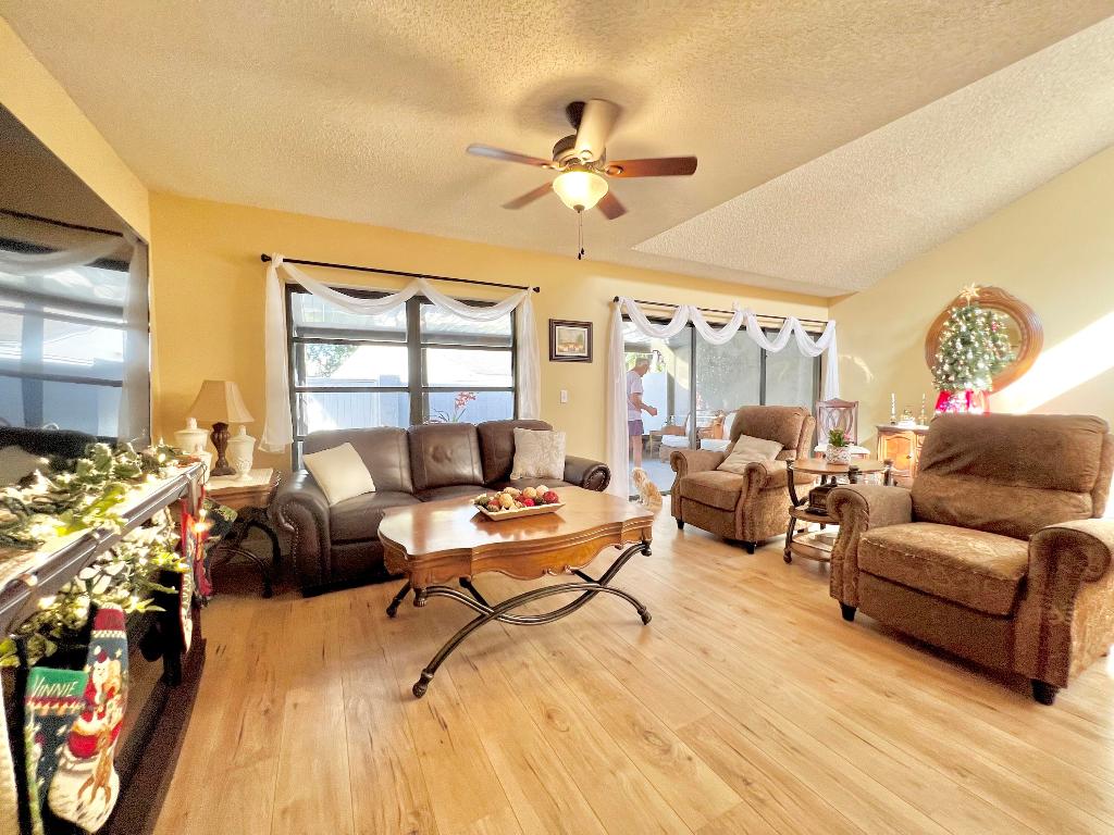 12813 Spinnaker Lane