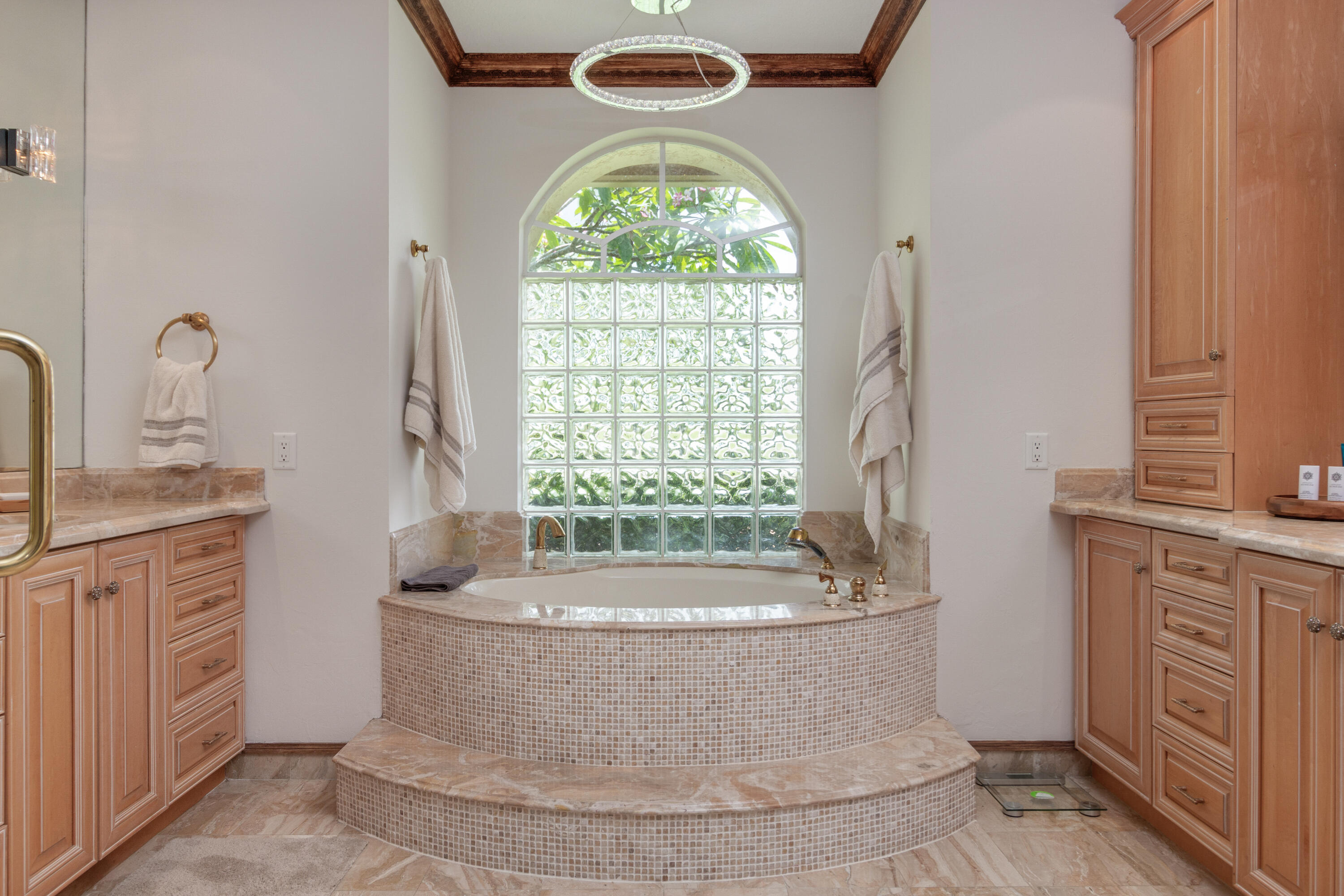 5238 Duckweed Road