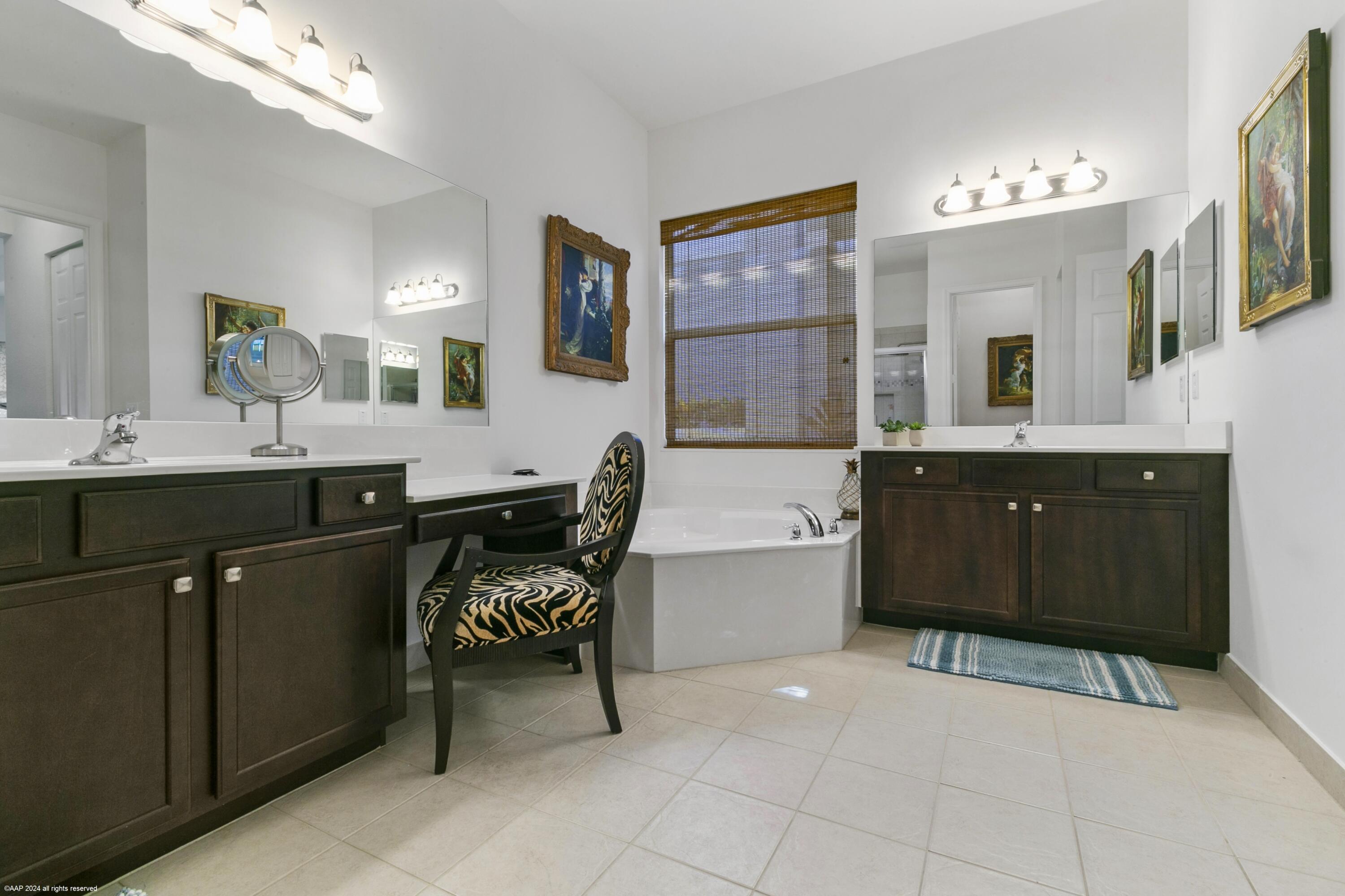 8073 Pinnacle Pass Way