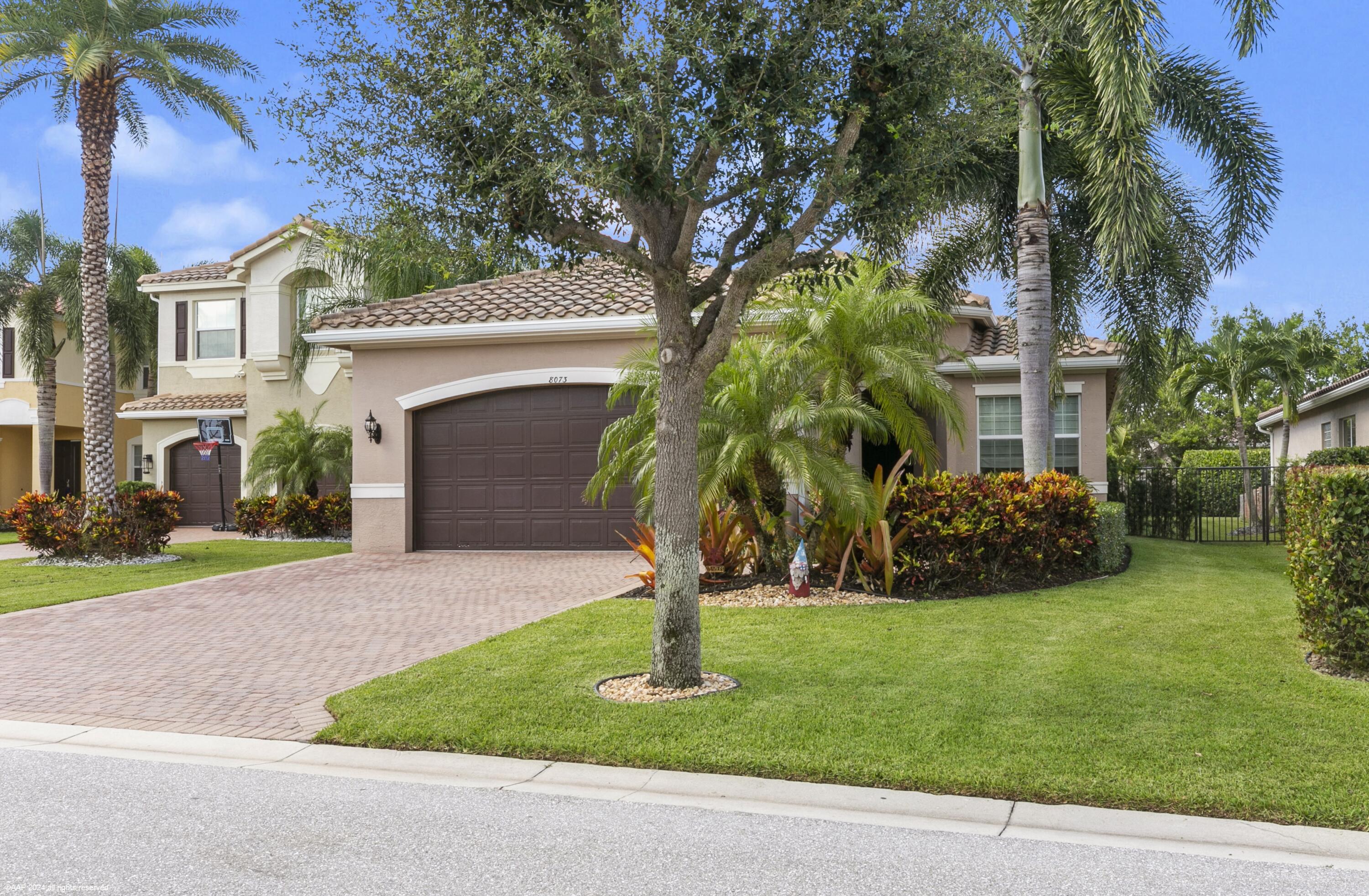 8073 Pinnacle Pass Way