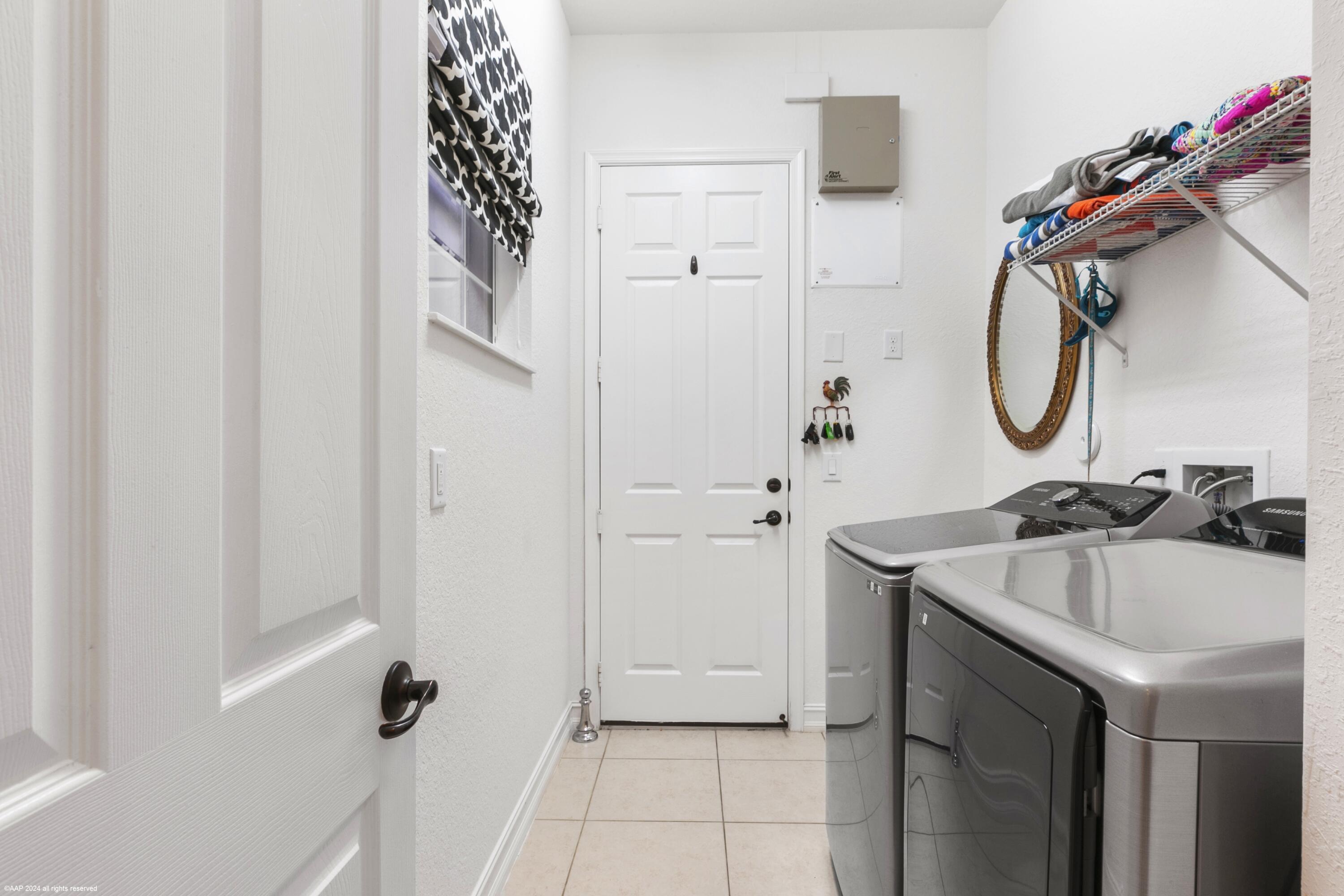 8073 Pinnacle Pass Way