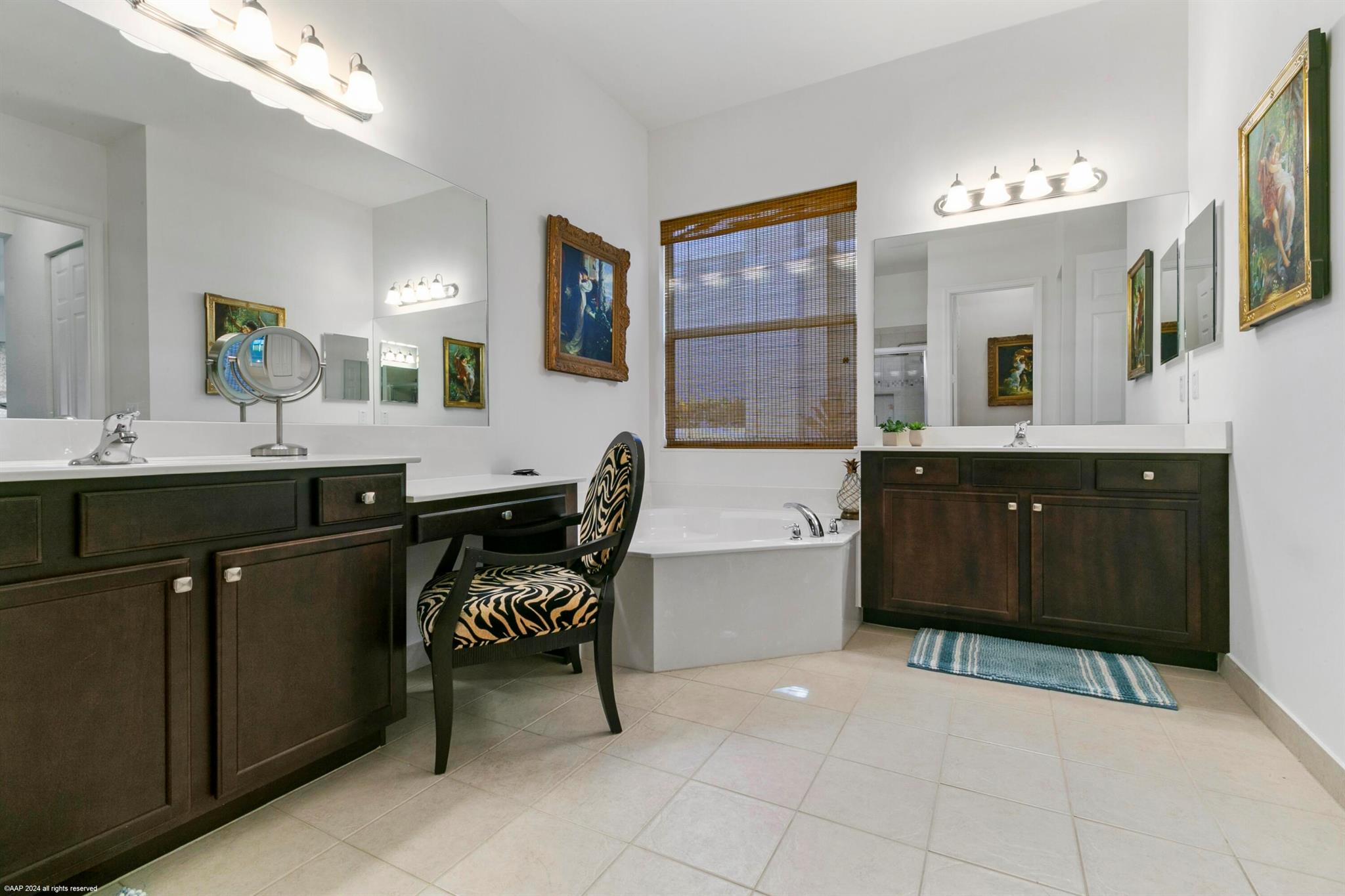 8073 Pinnacle Pass Way