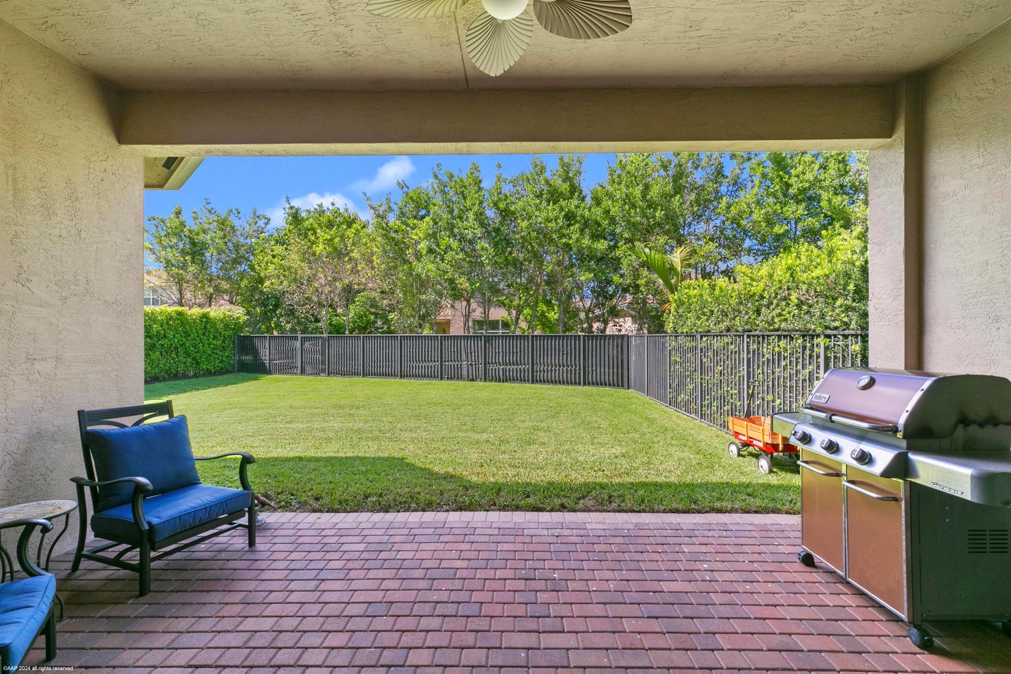 8073 Pinnacle Pass Way