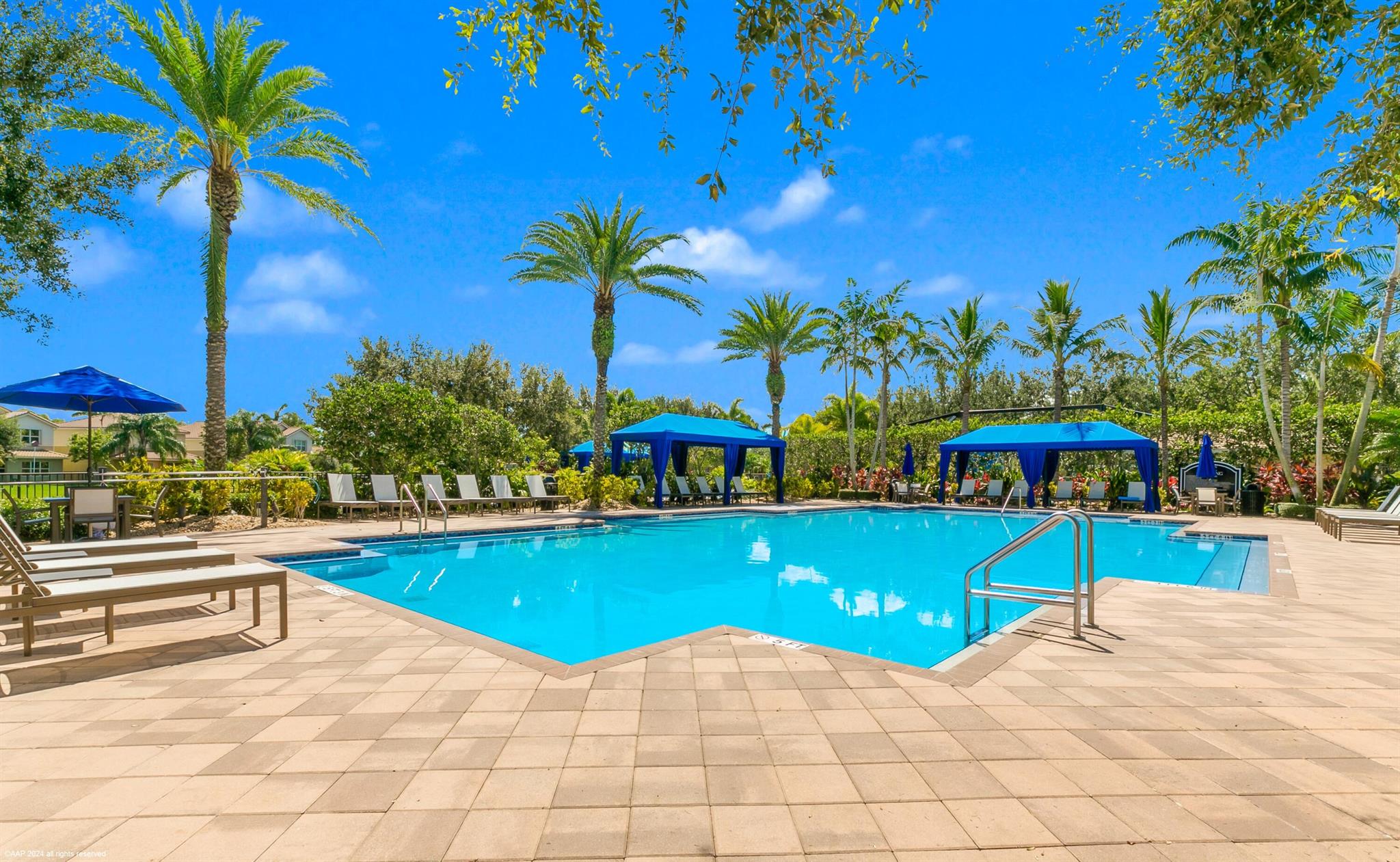 8073 Pinnacle Pass Way