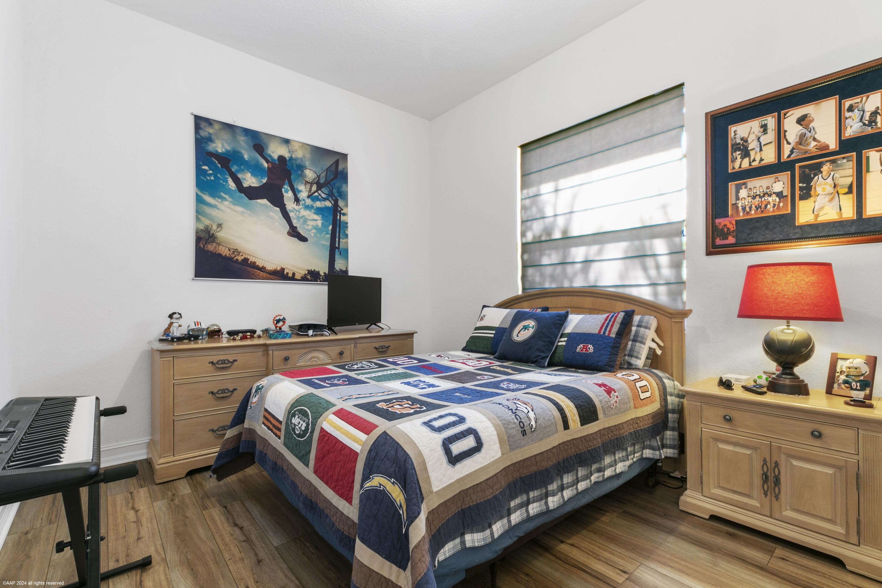 8073 Pinnacle Pass Way