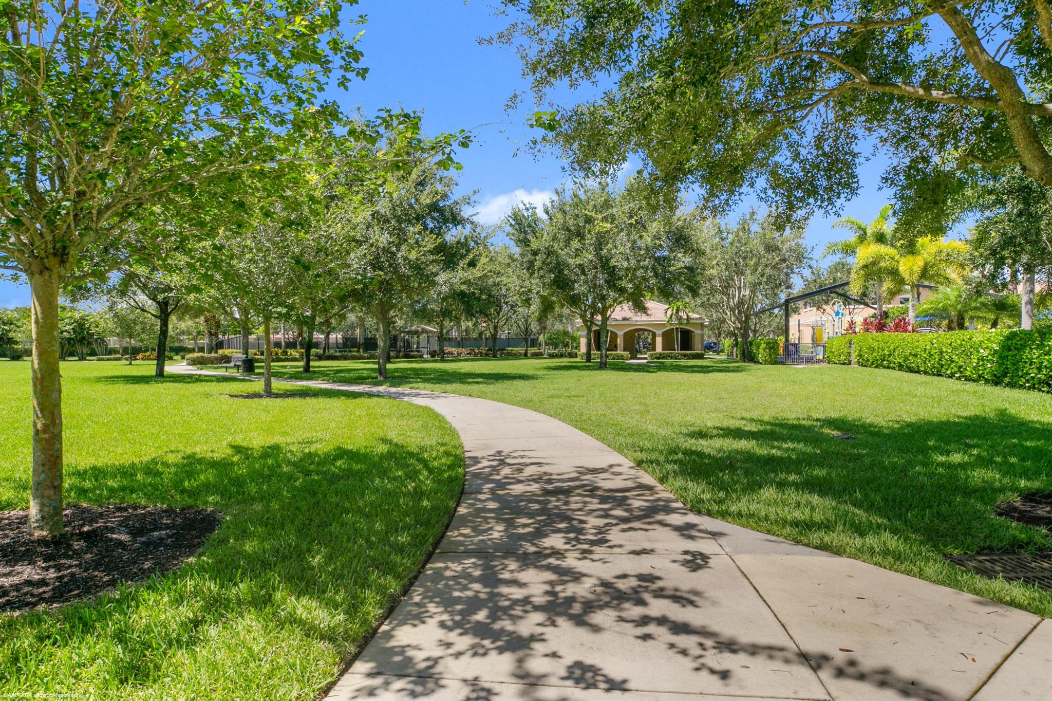 8073 Pinnacle Pass Way