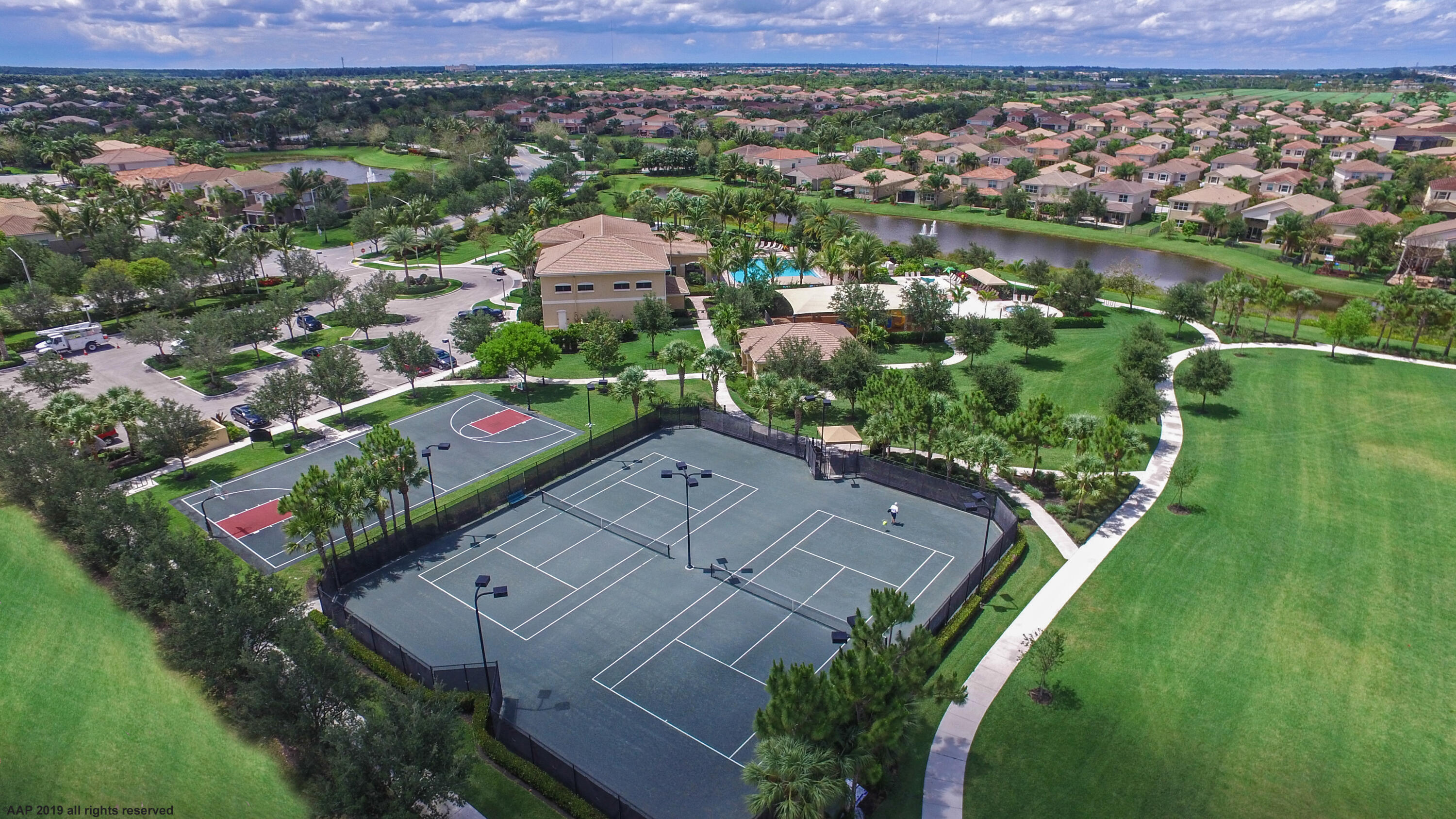 8073 Pinnacle Pass Way