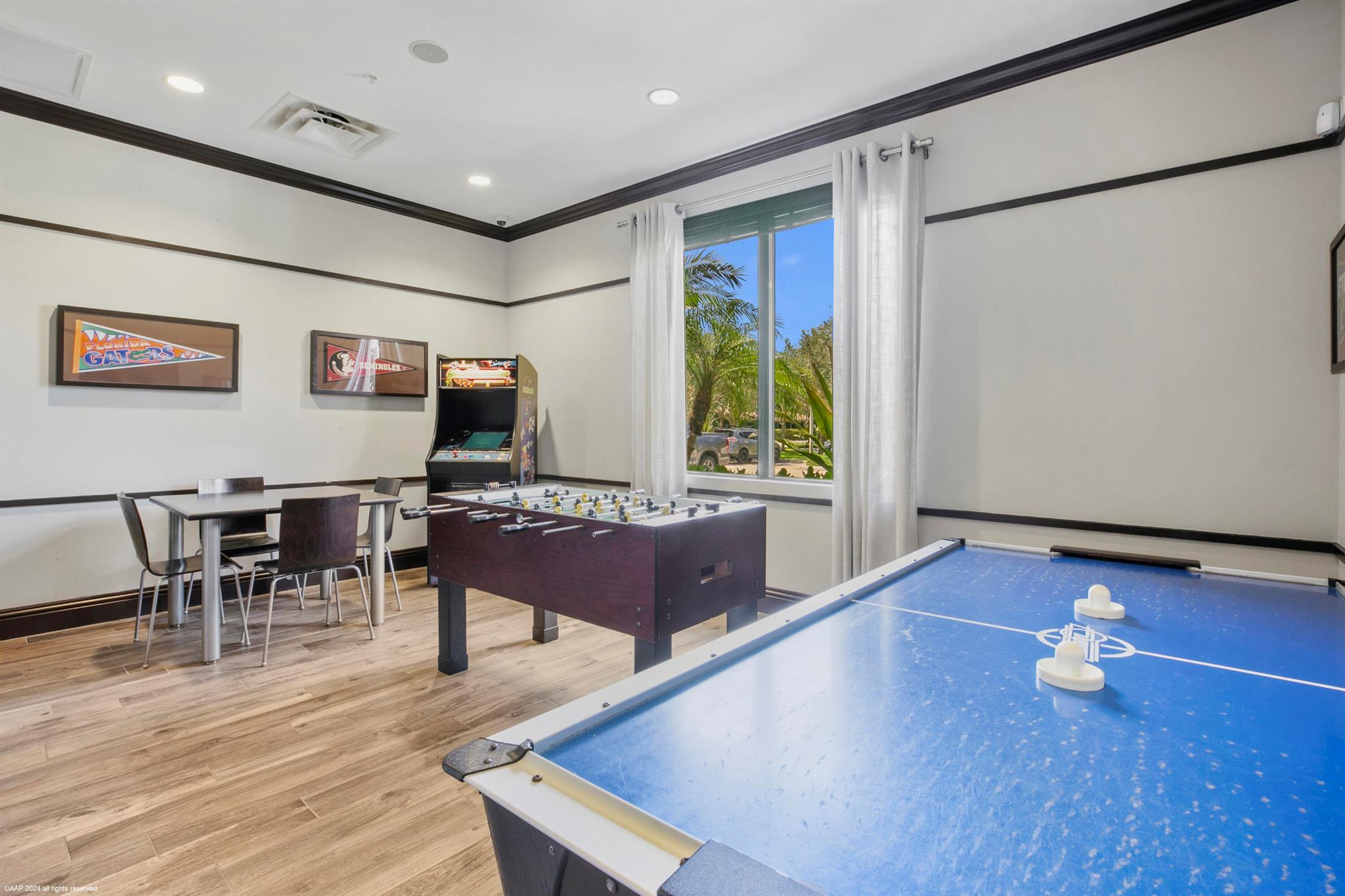 8073 Pinnacle Pass Way