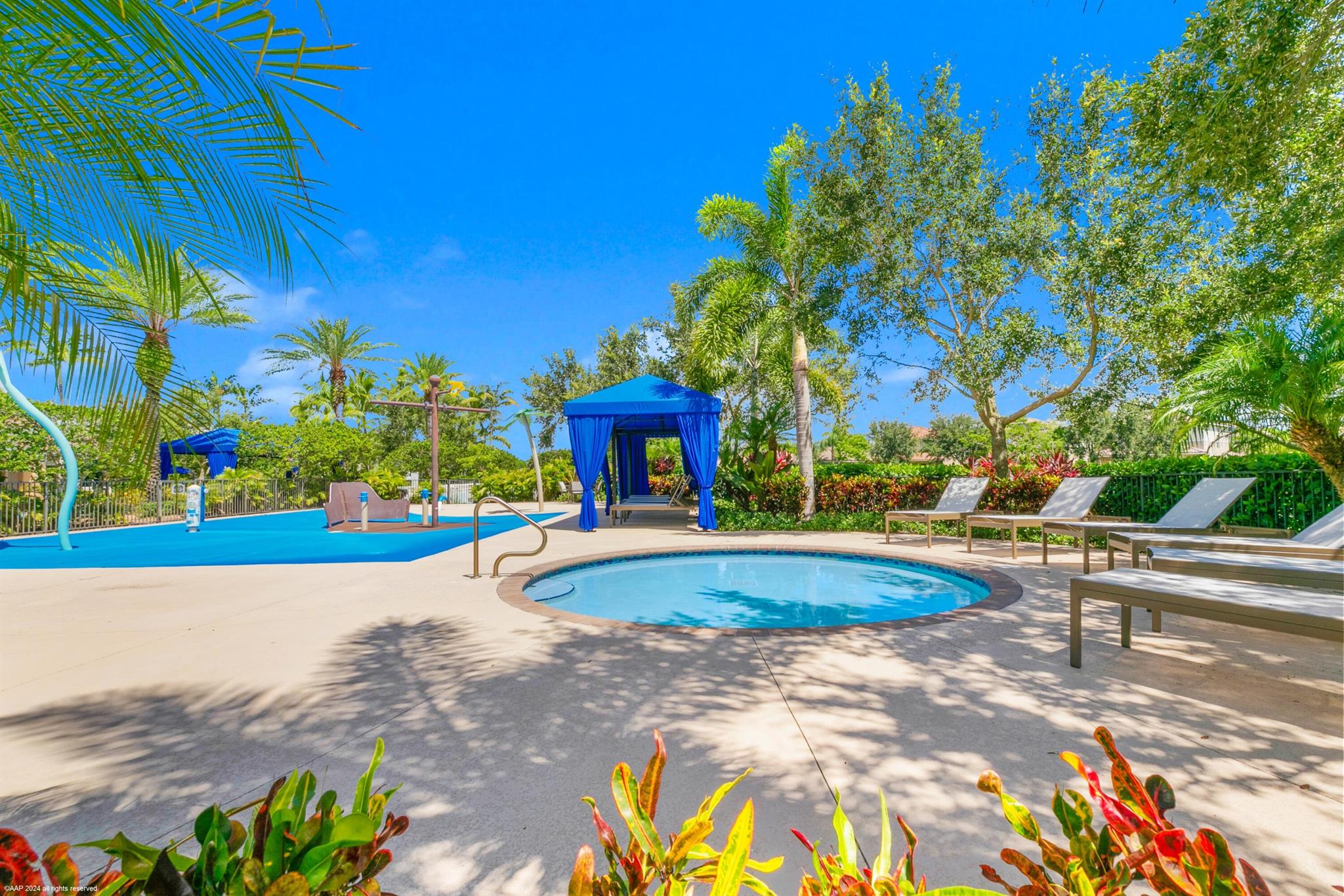 8073 Pinnacle Pass Way