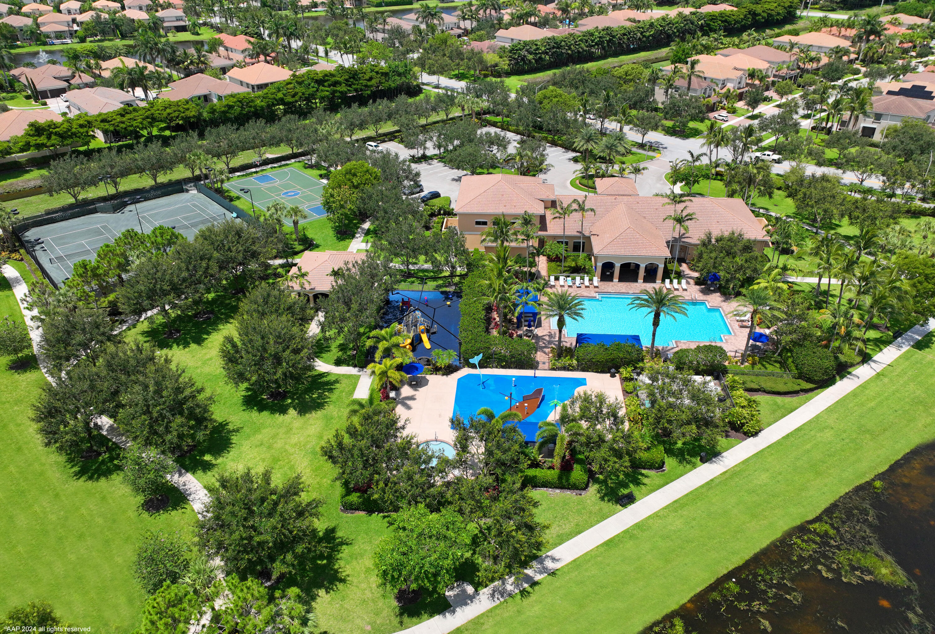 8073 Pinnacle Pass Way