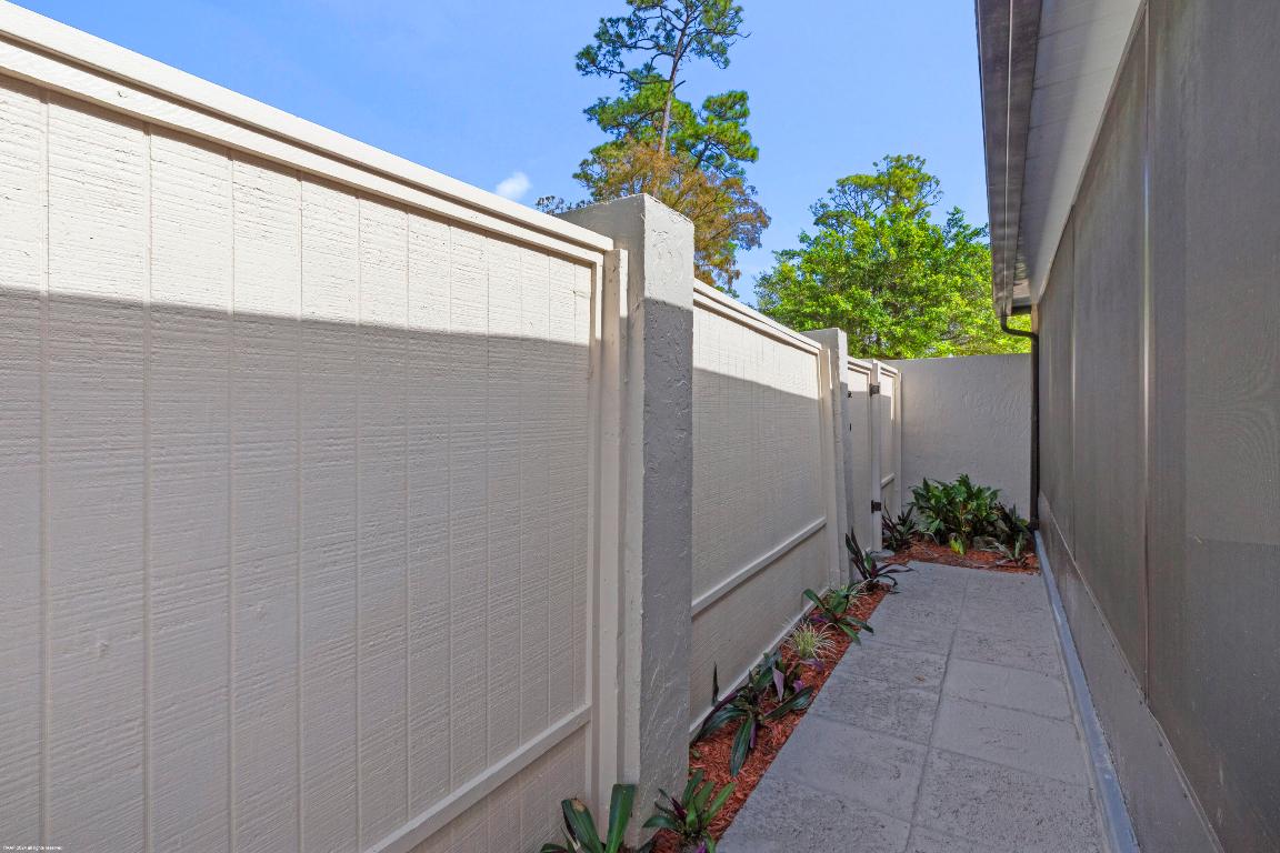 12813 Spinnaker Lane