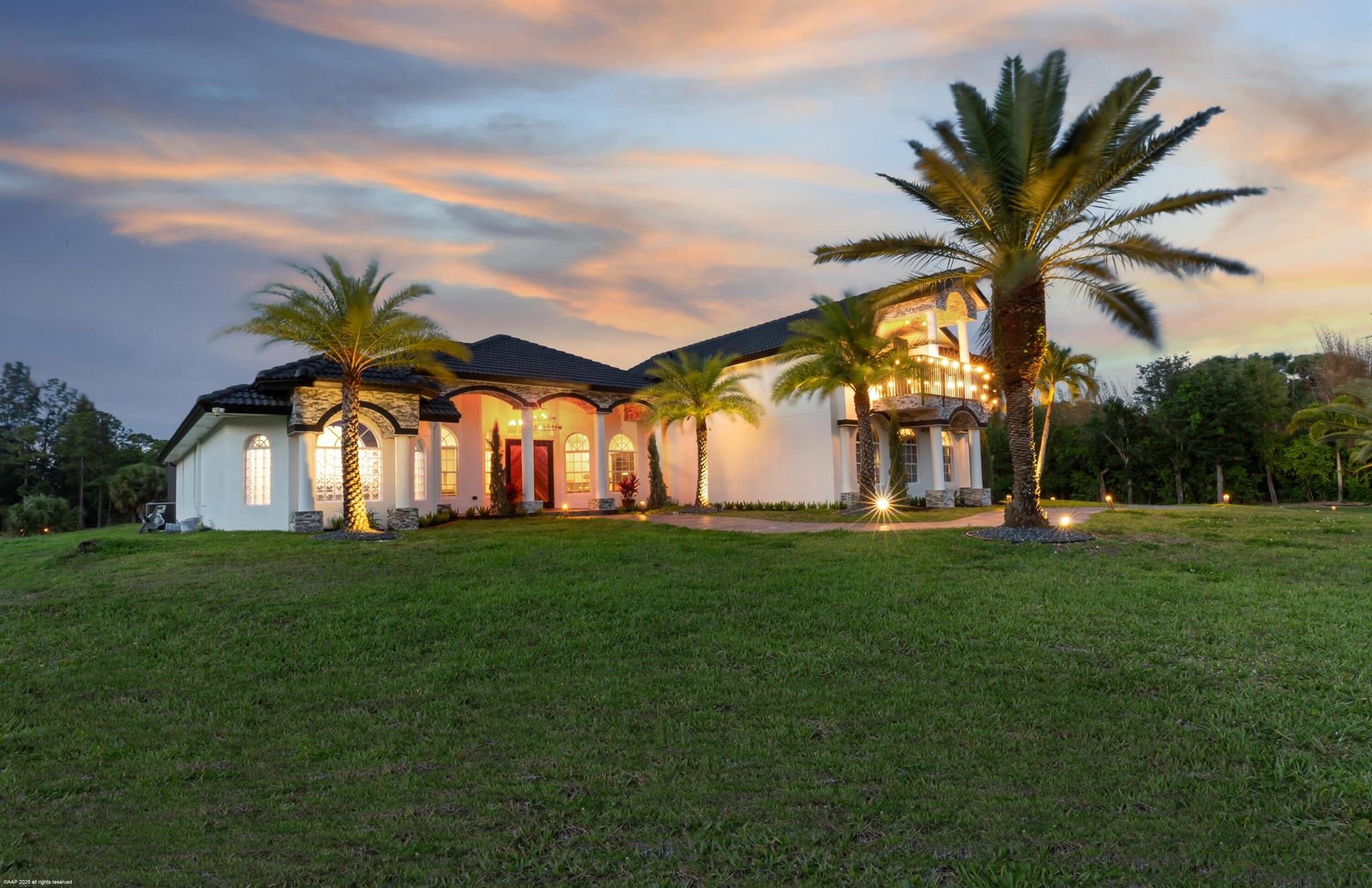 19361 W Sycamore Drive