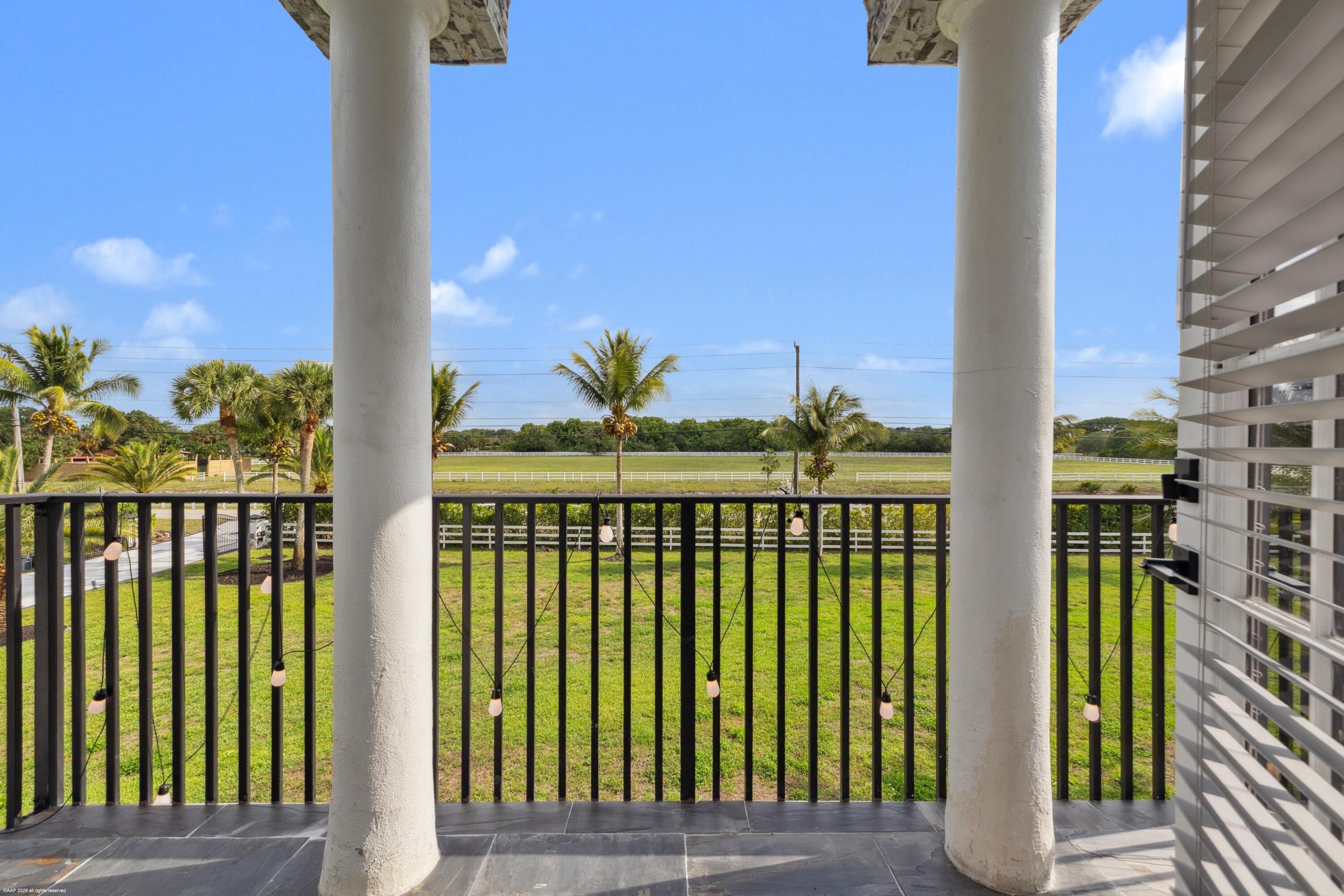 19361 W Sycamore Drive