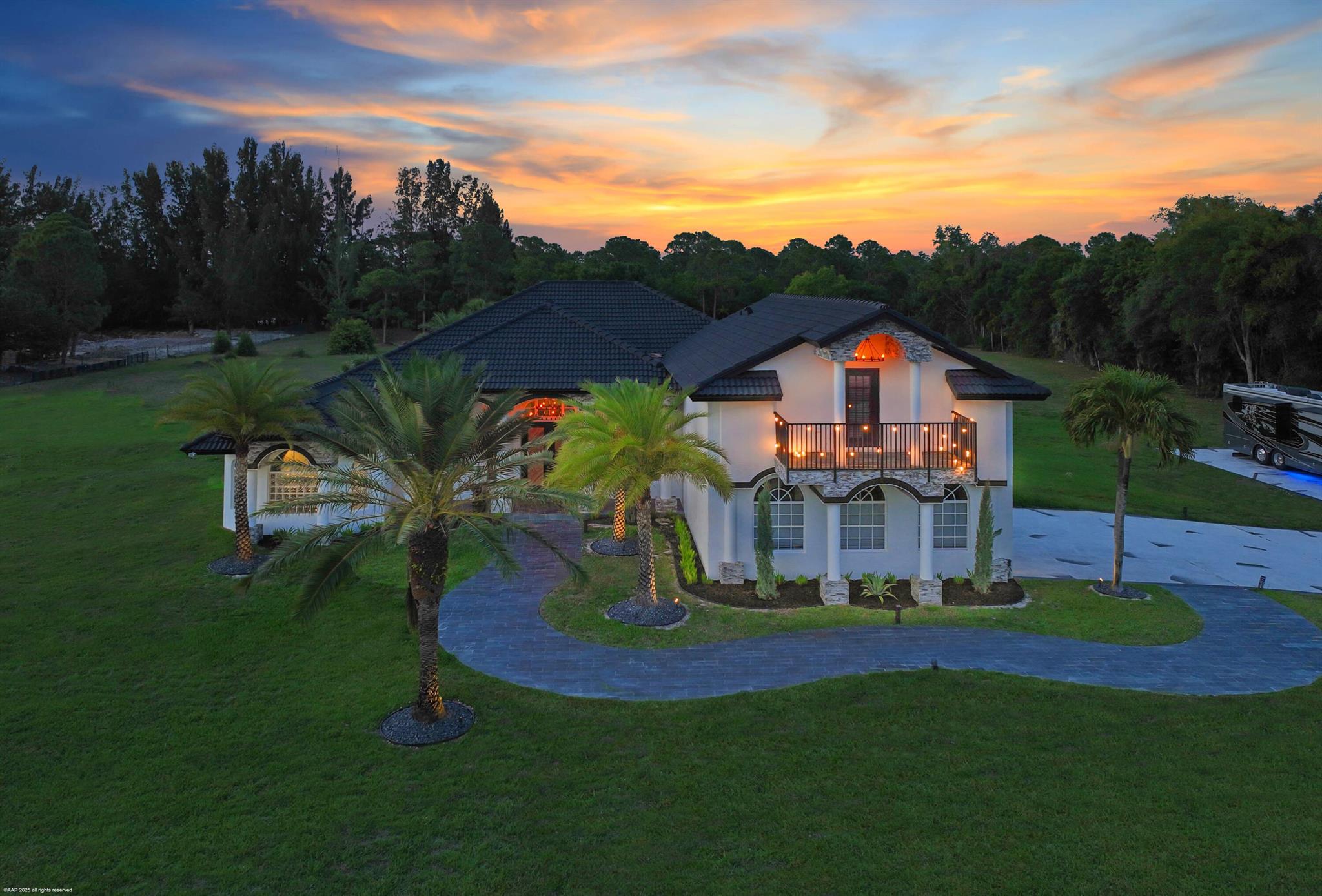 19361 W Sycamore Drive