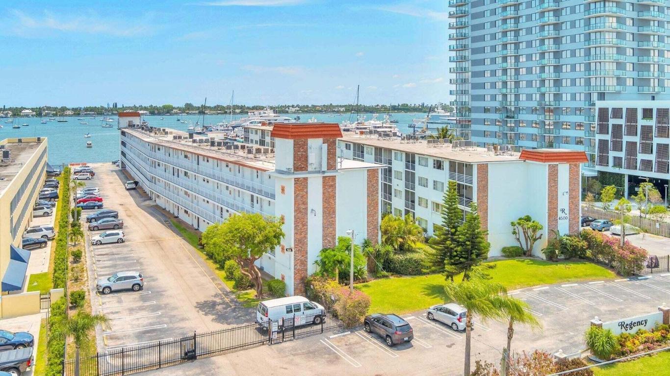 4500 N N Flagler Drive Drive A10