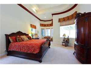 10679 Versailles Boulevard