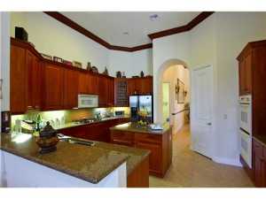 10679 Versailles Boulevard