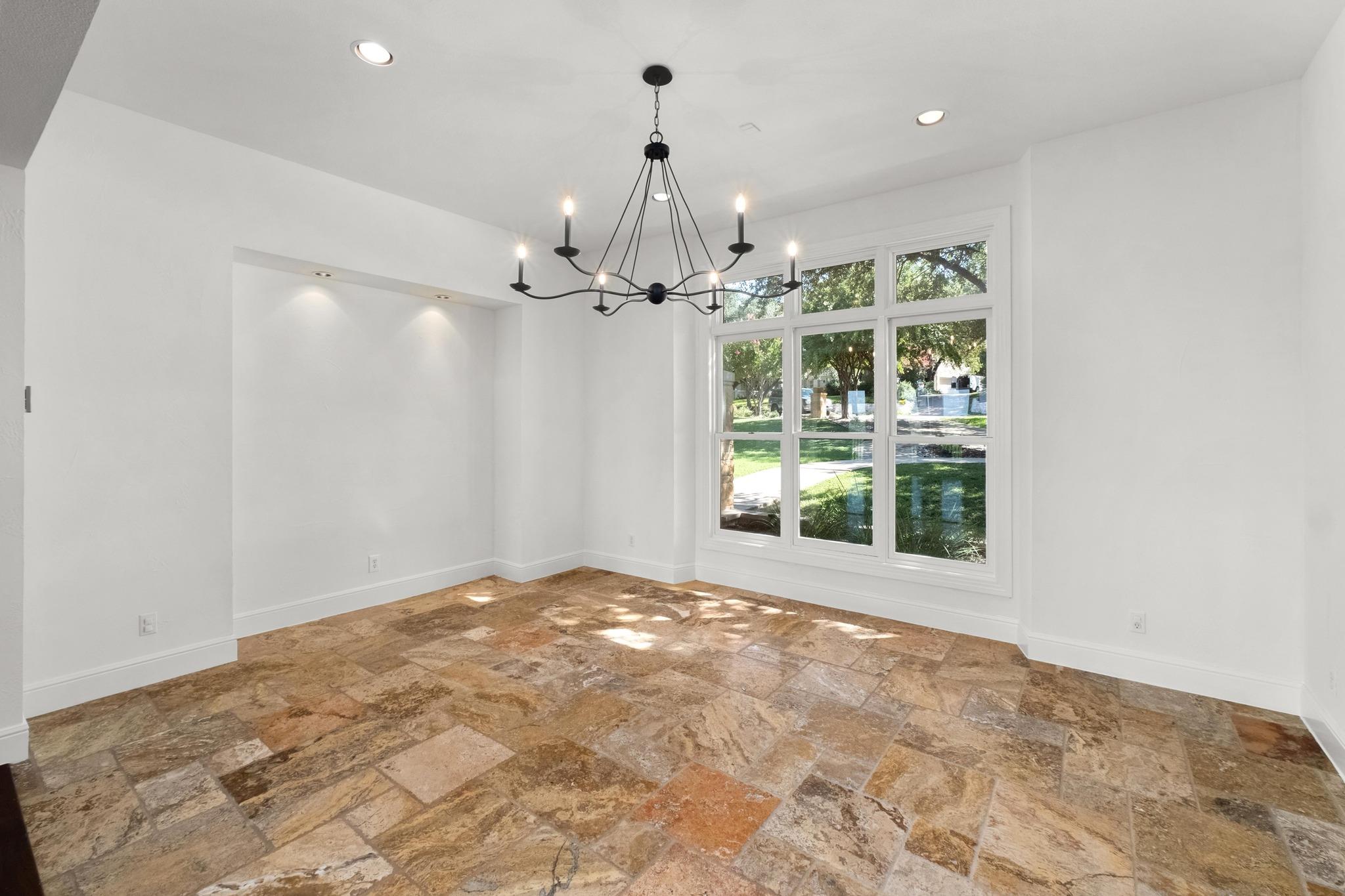 1101 Sprague LN
