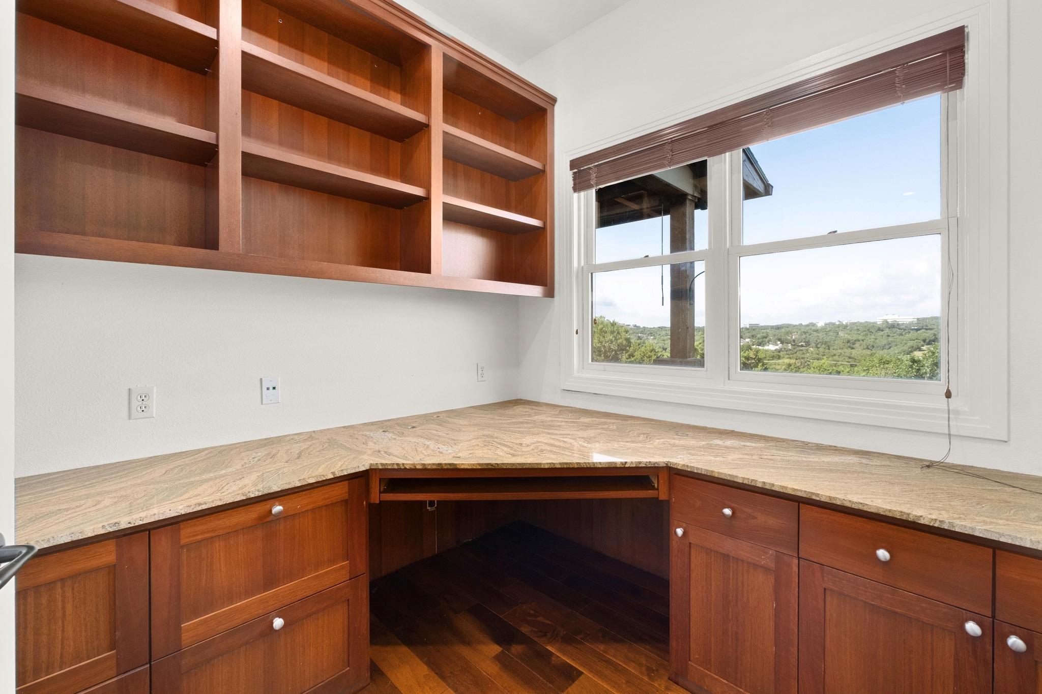1101 Sprague LN