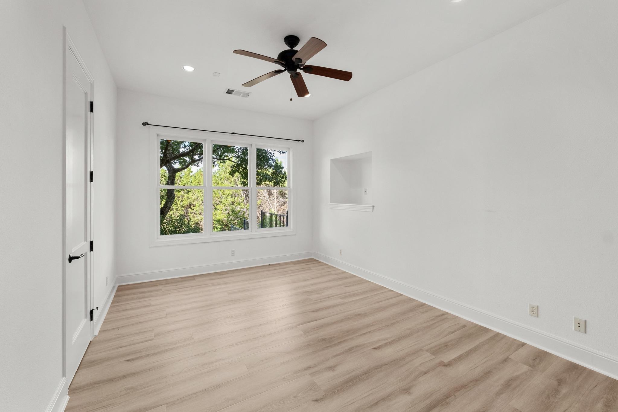 1101 Sprague LN