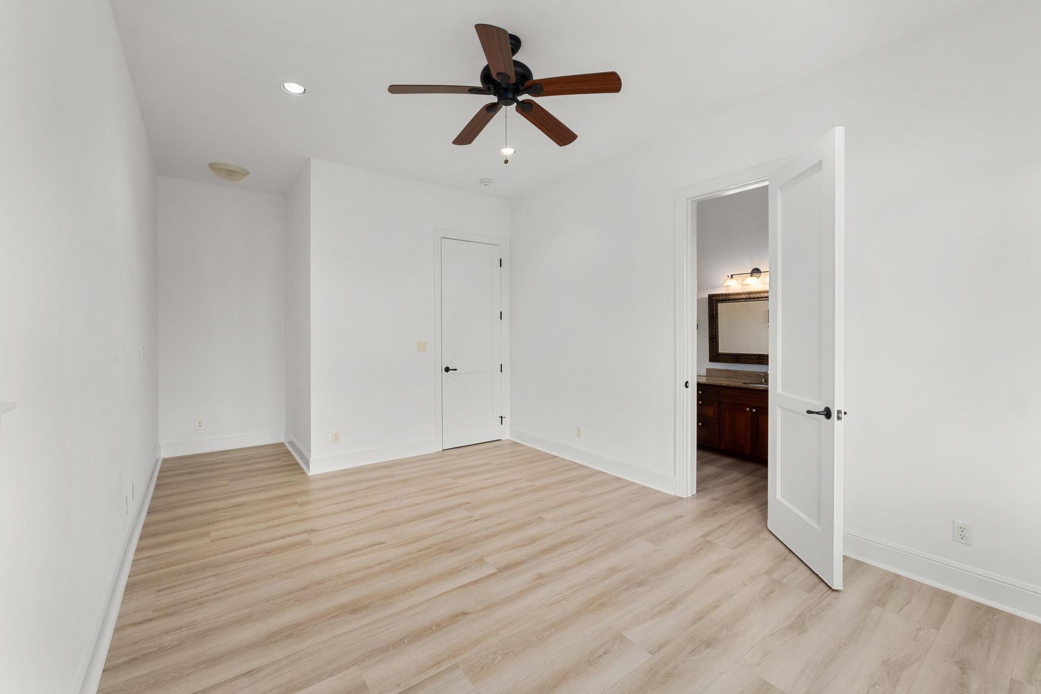1101 Sprague LN