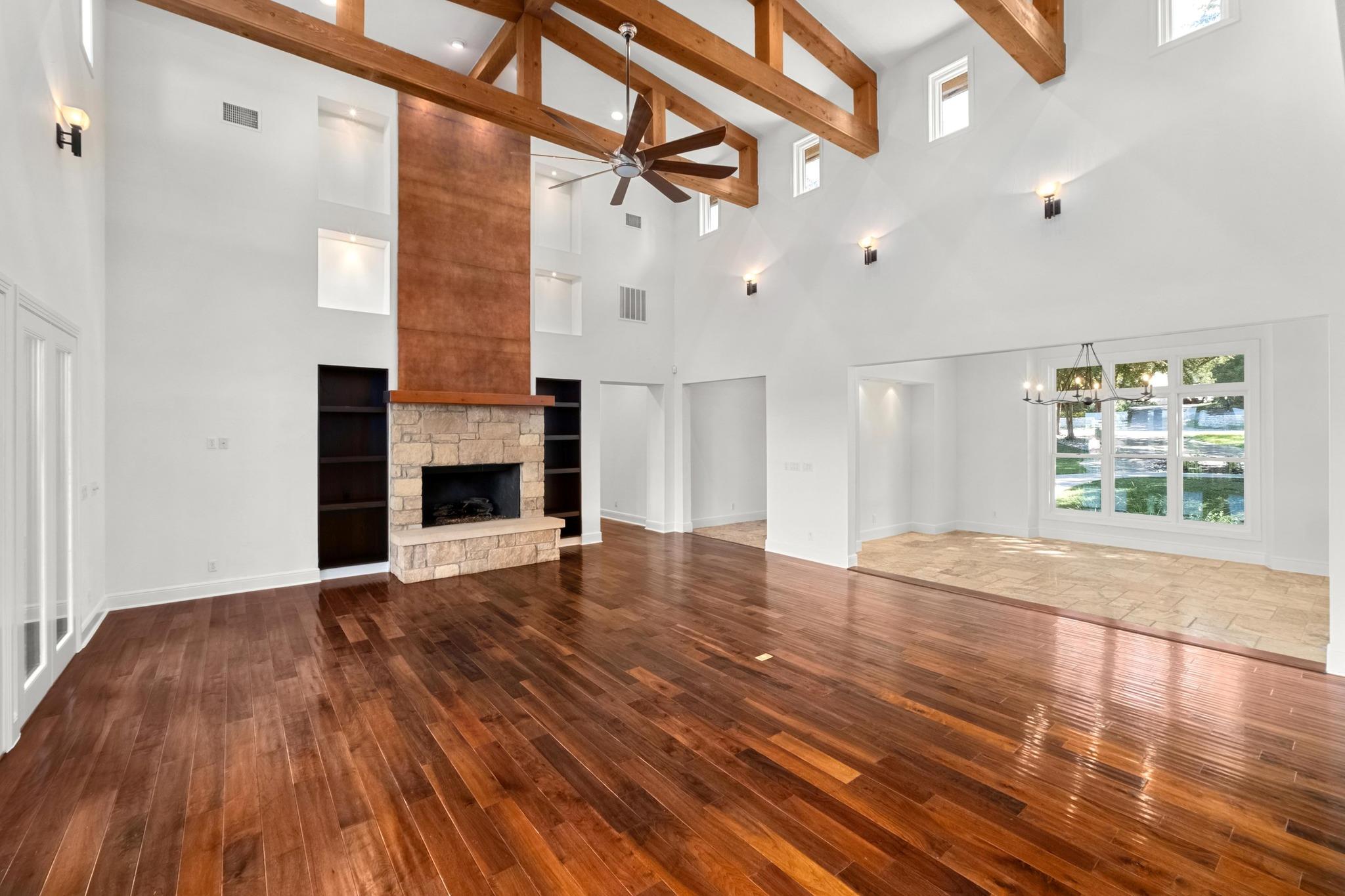 1101 Sprague LN