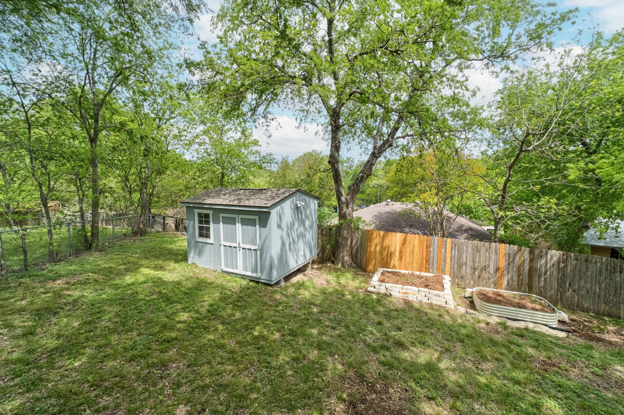 6512 Arnold DR