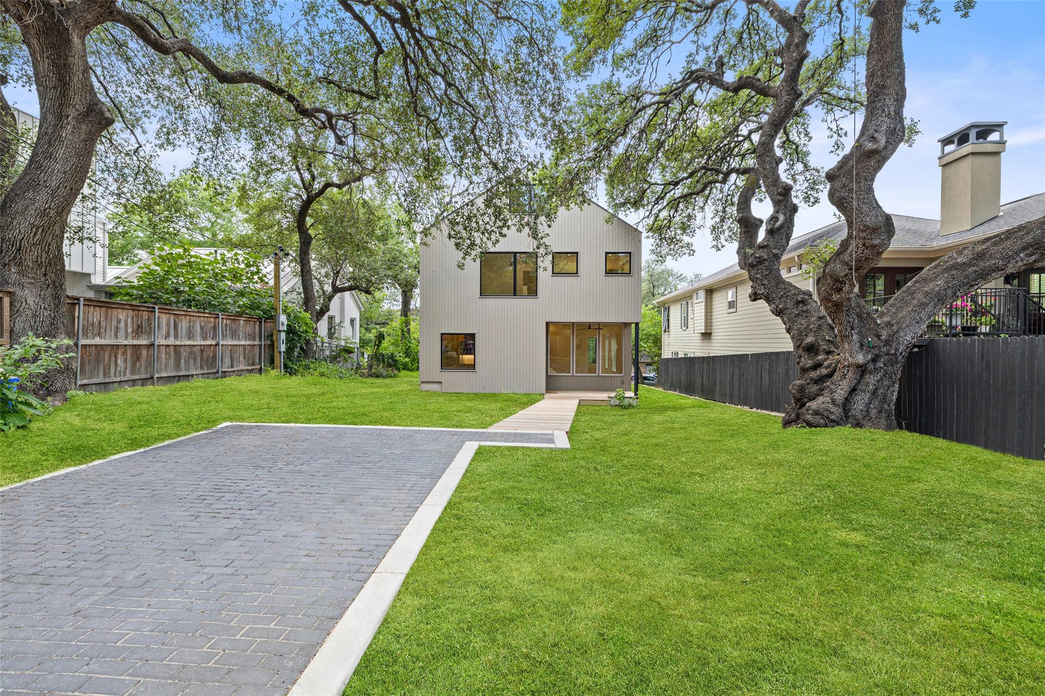 1503 Alta Vista Ave
