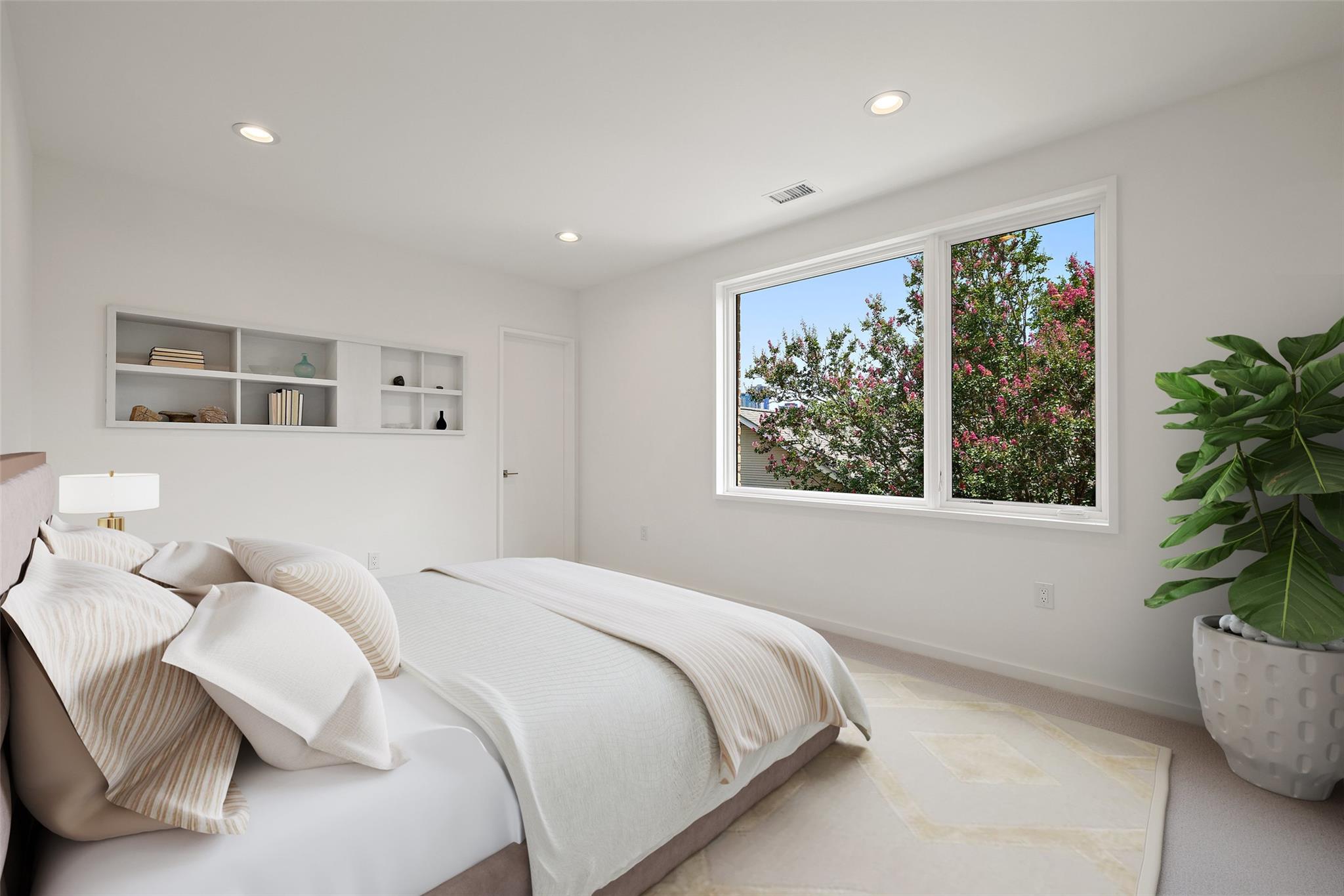 1319 Bonham TER