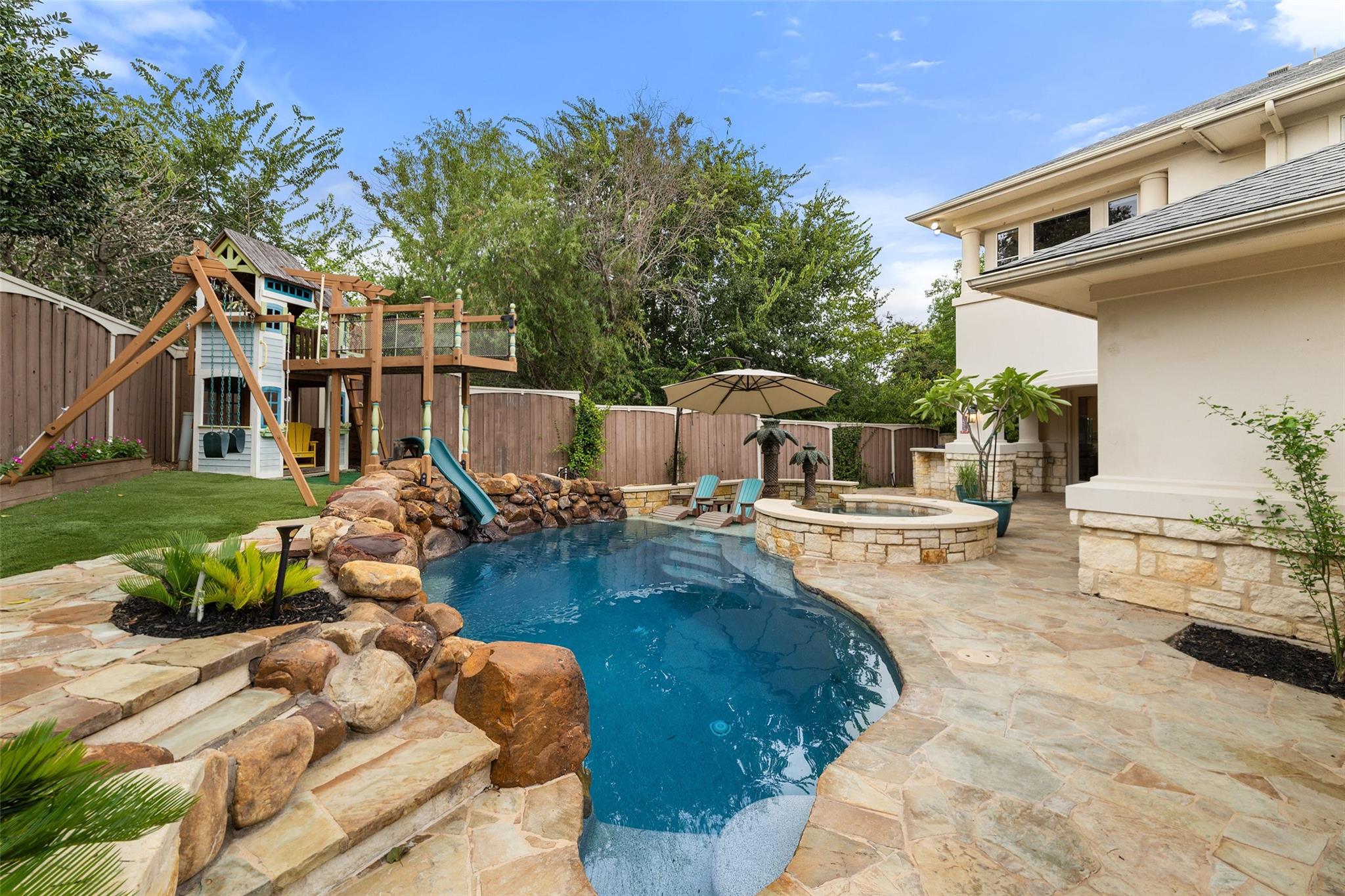 605 Ladin LN