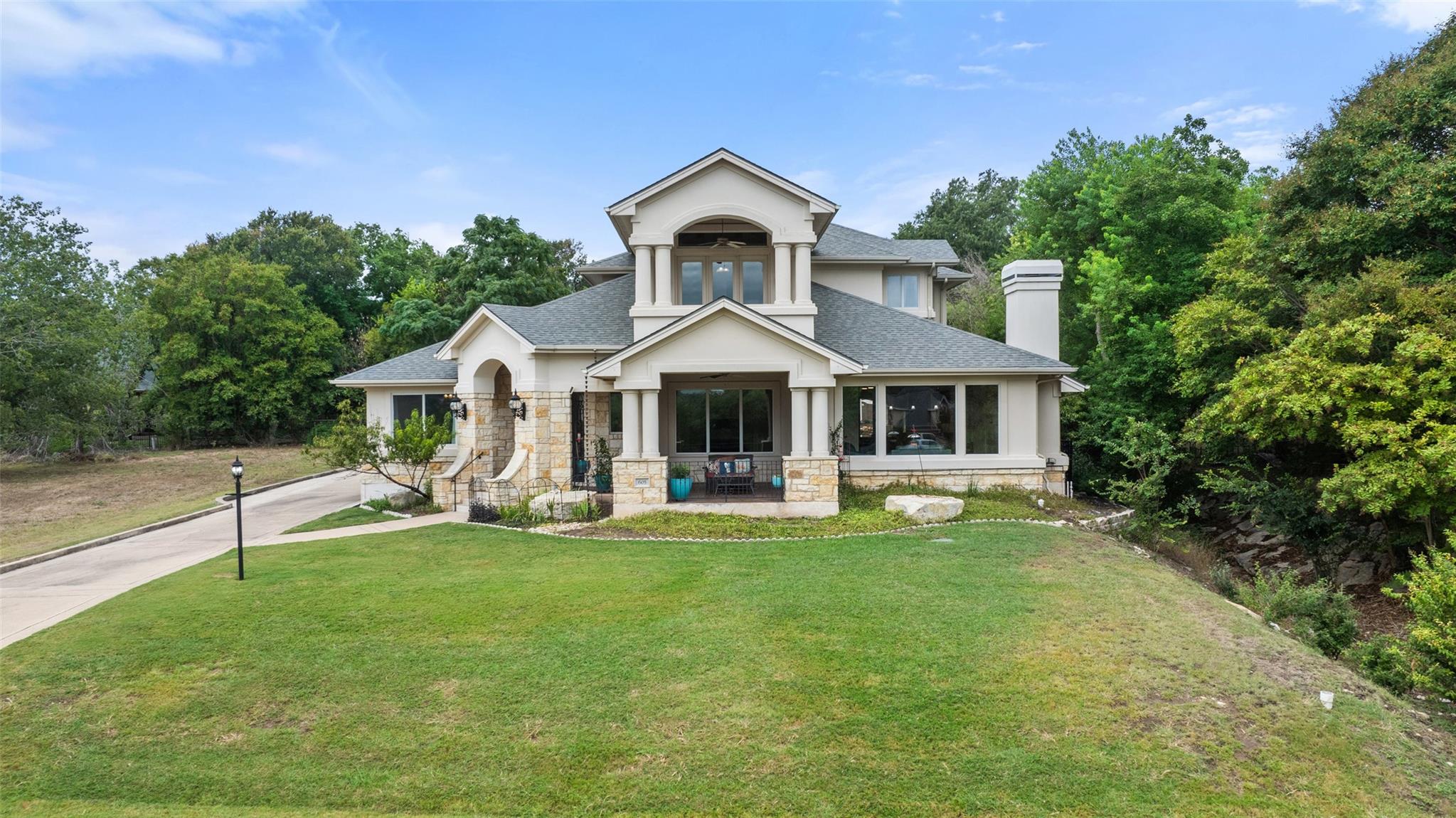 605 Ladin LN
