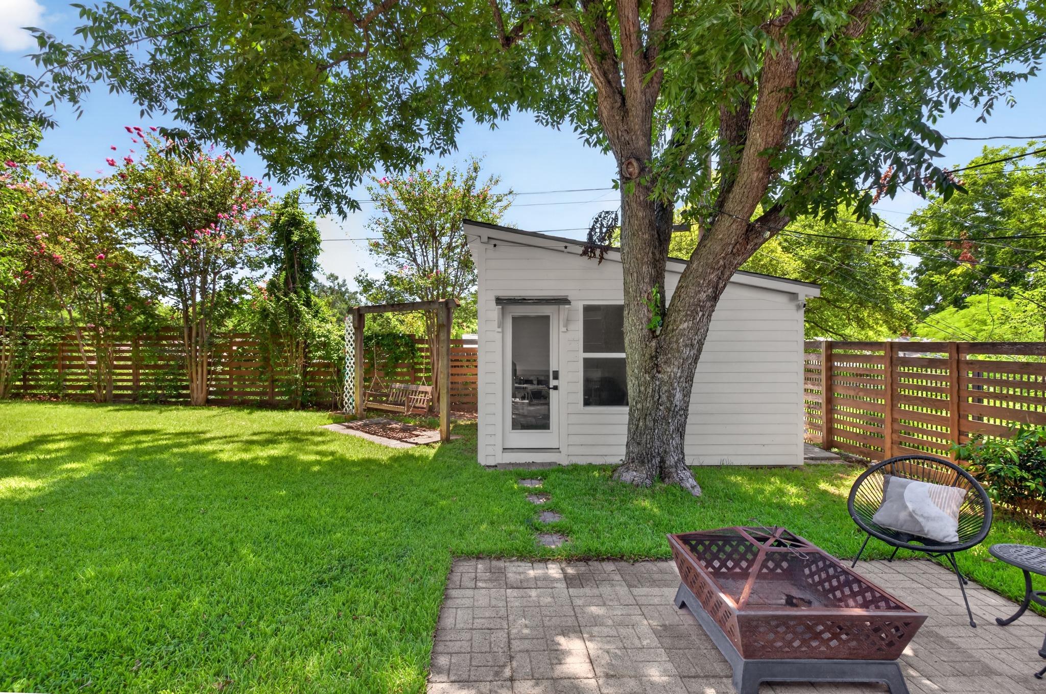 2503 East Side DR