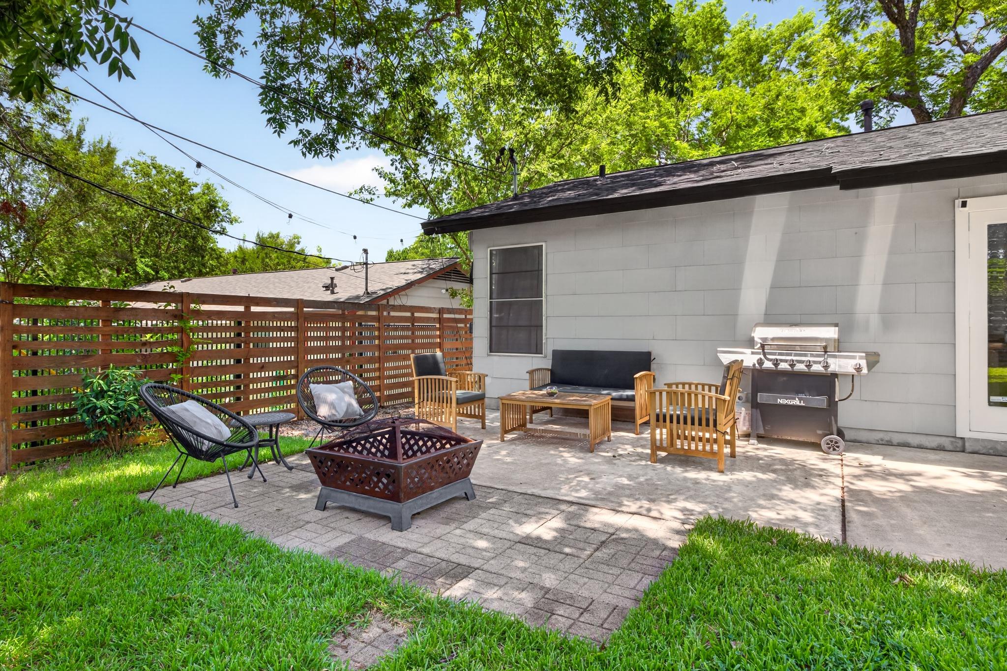 2503 East Side DR