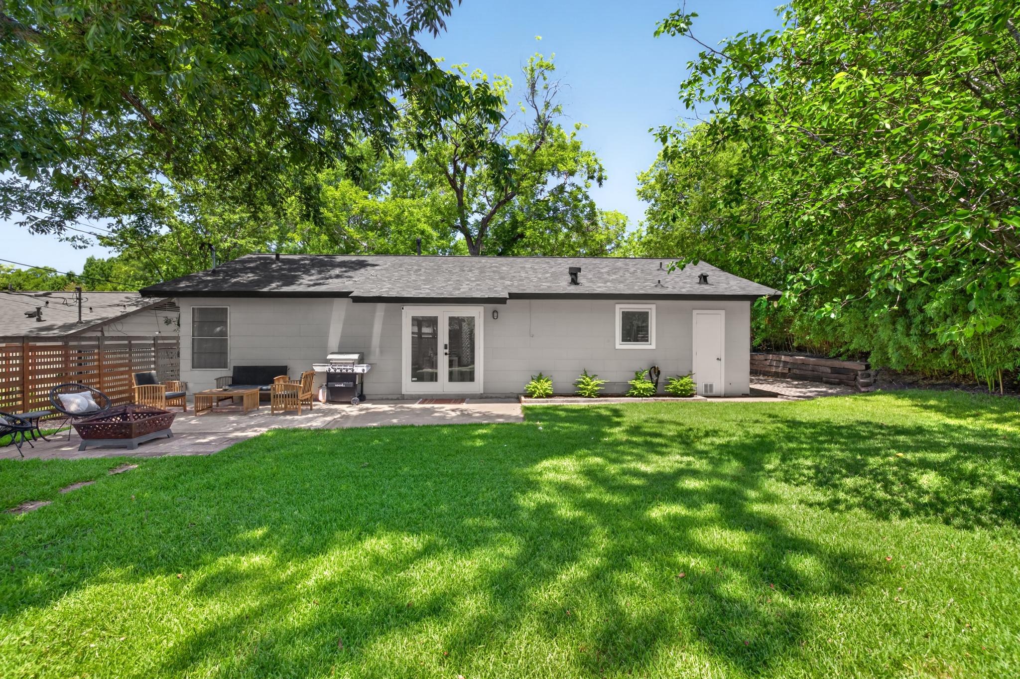 2503 East Side DR