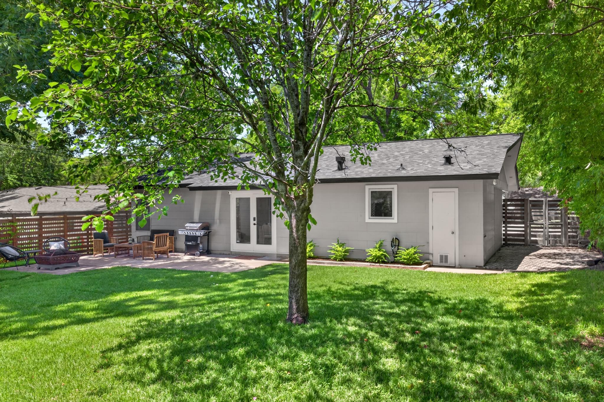2503 East Side DR